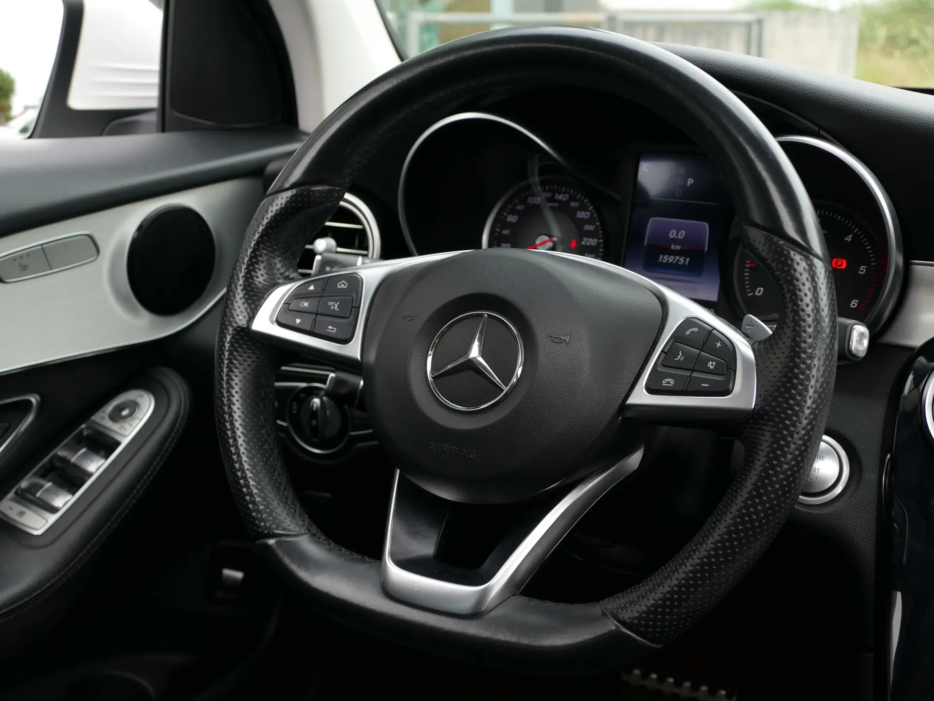 Mercedes-Benz GLC 220 d 4Matic 9G-TRONIC AMG Line 42