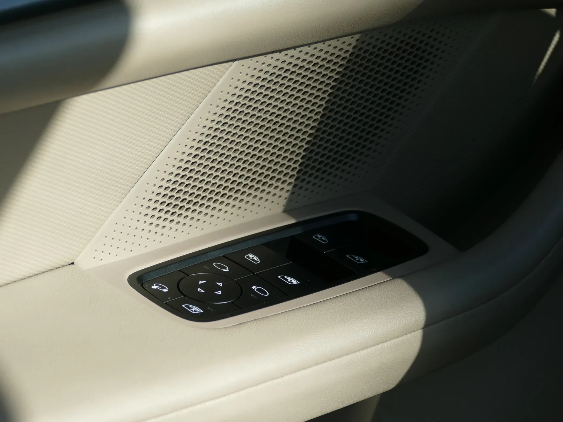 Porsche Taycan Sport Turismo 4S 38