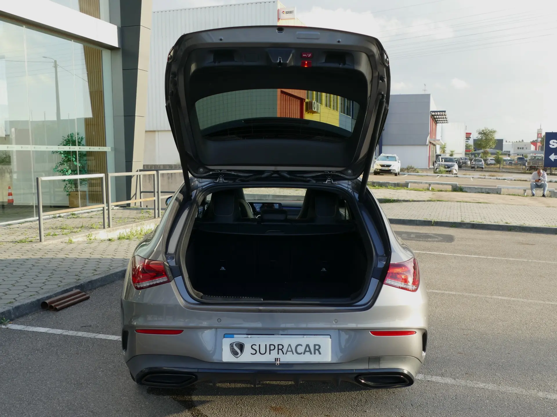 Mercedes-Benz CLA 250 e Shooting Brake AMG Line 12