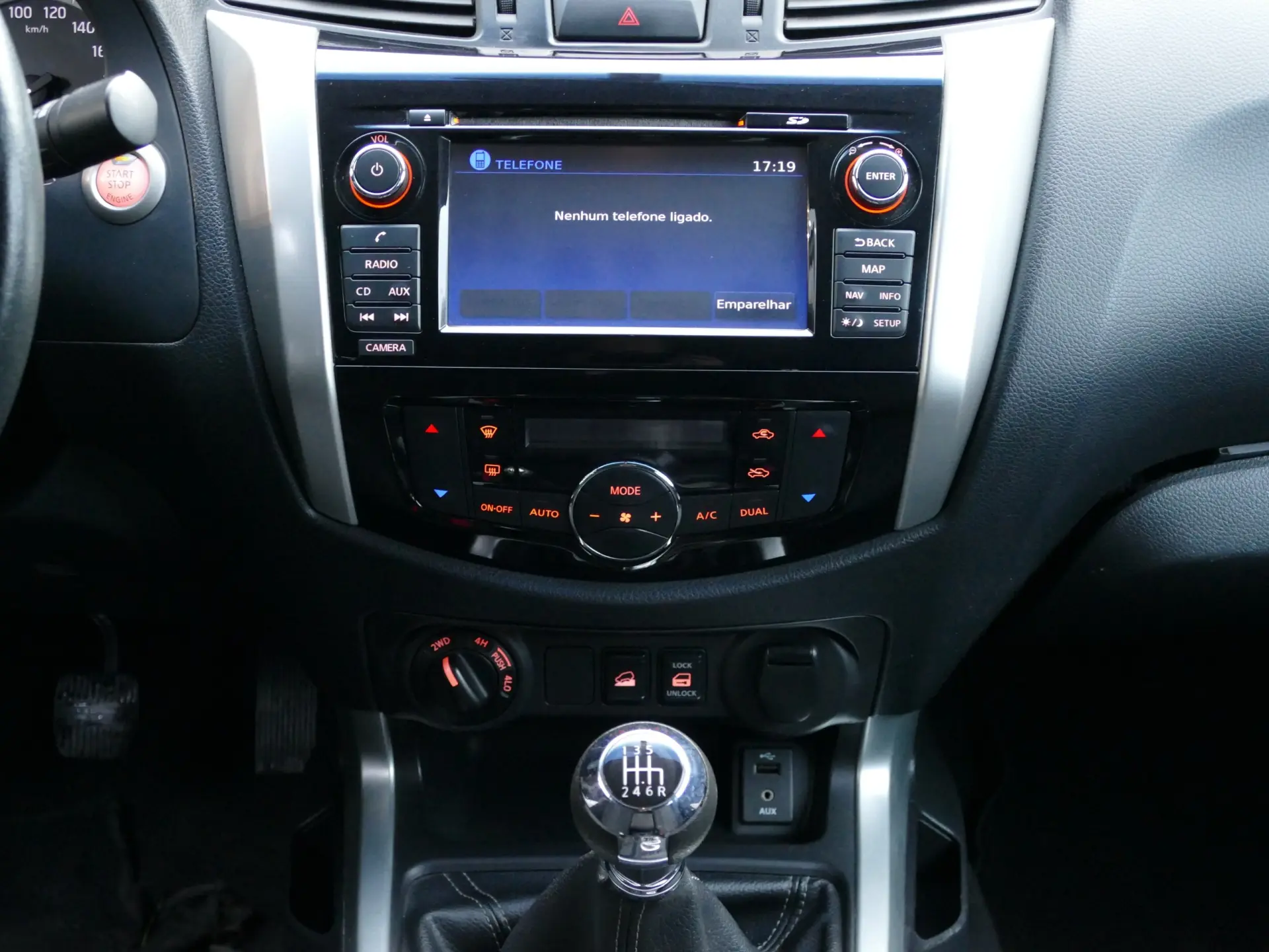 Nissan Navara 2.3 dCi CD 4WD N-Connecta Navi+Barras 35