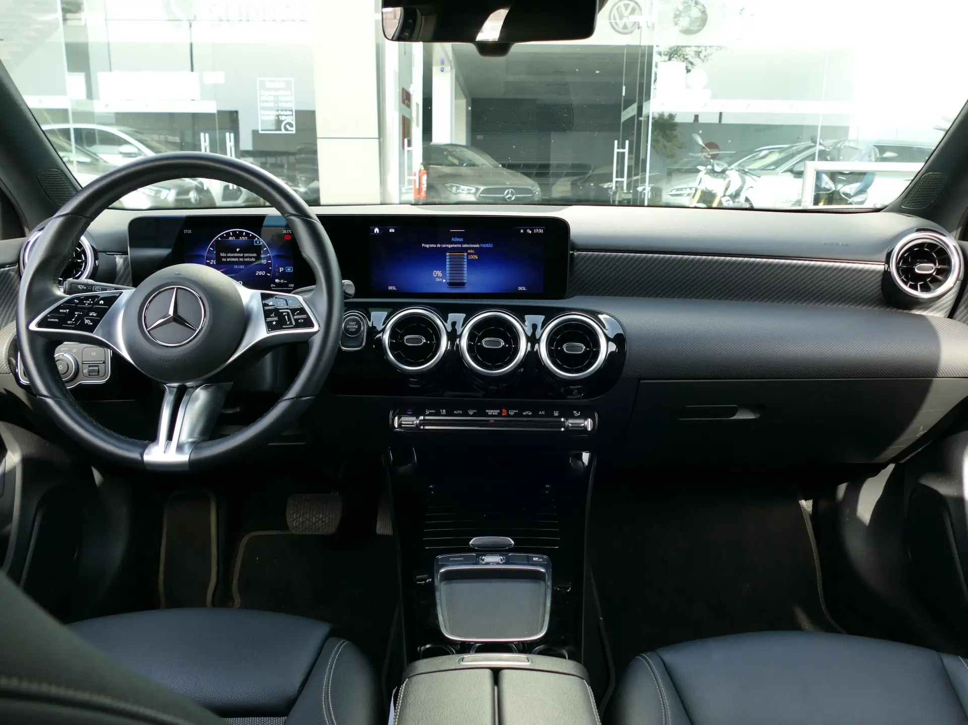 Mercedes-Benz A 250 e Progressive 35