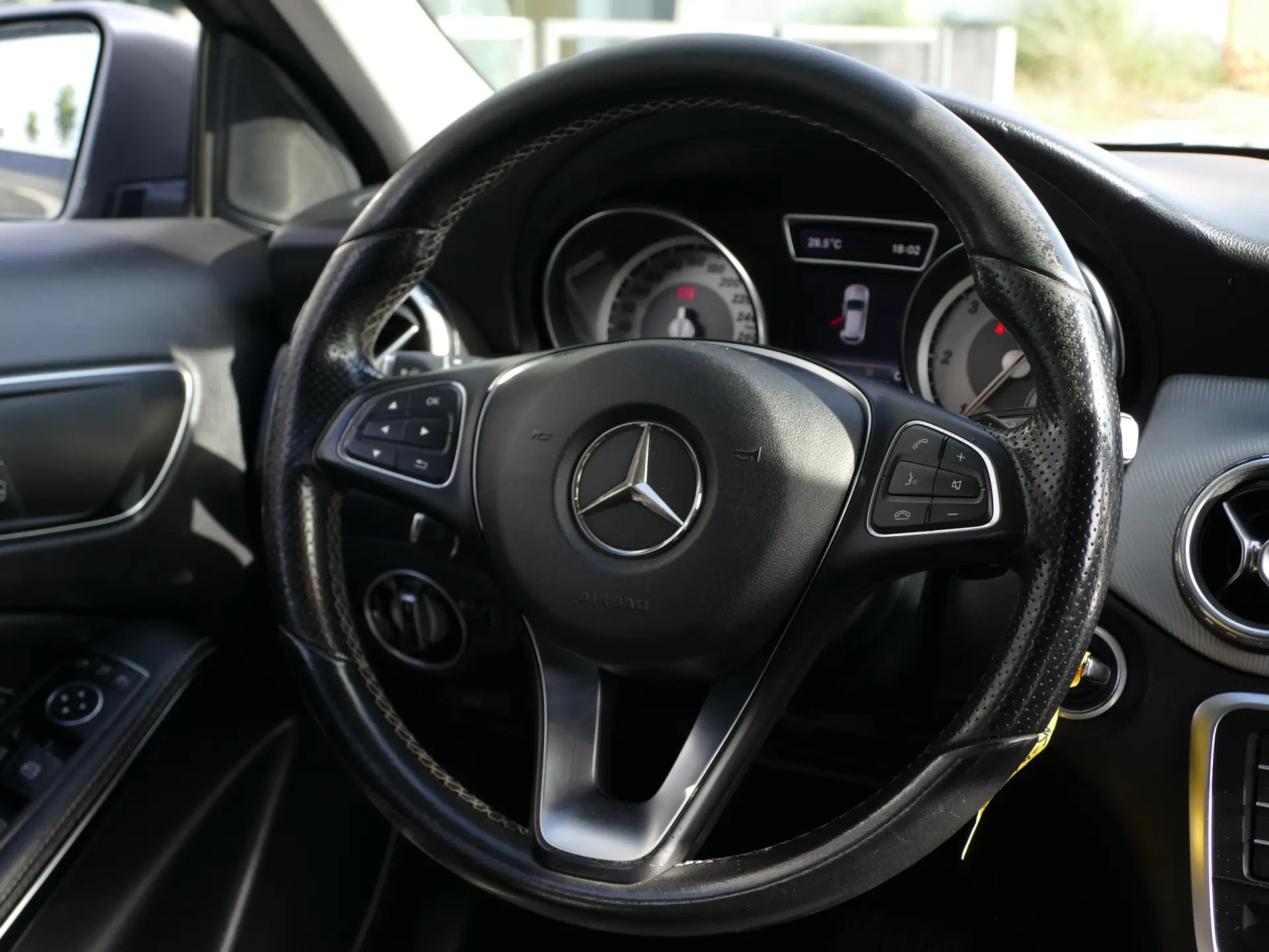 Mercedes-Benz GLA 180 d Urban Aut. 33