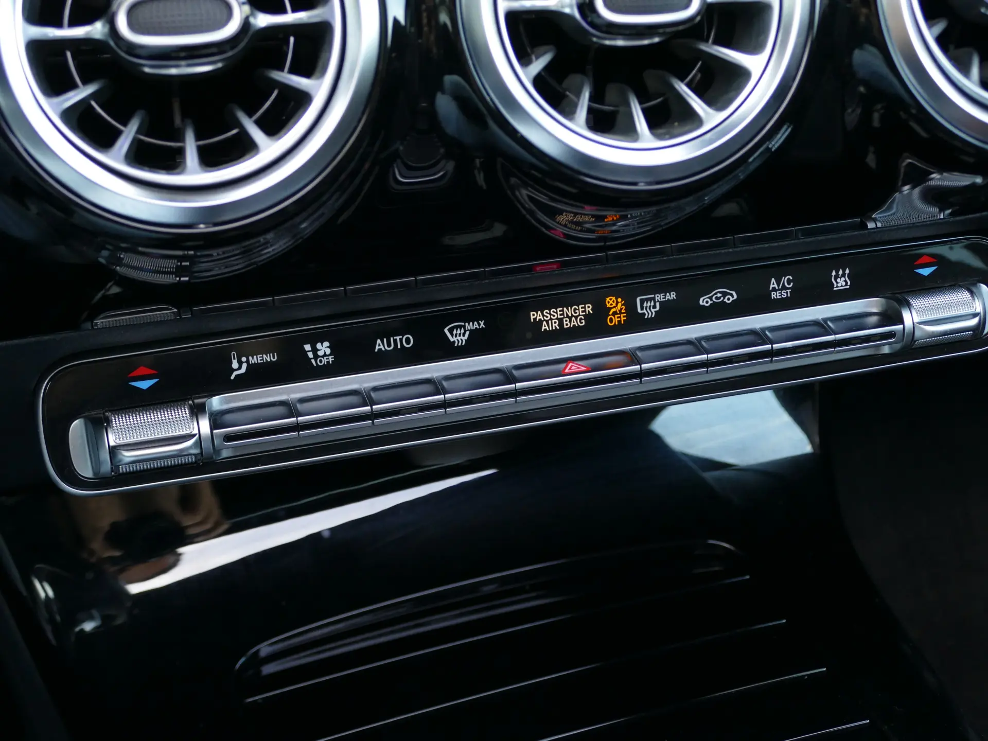 Mercedes-Benz CLA 250 e Shooting Brake AMG Line 28