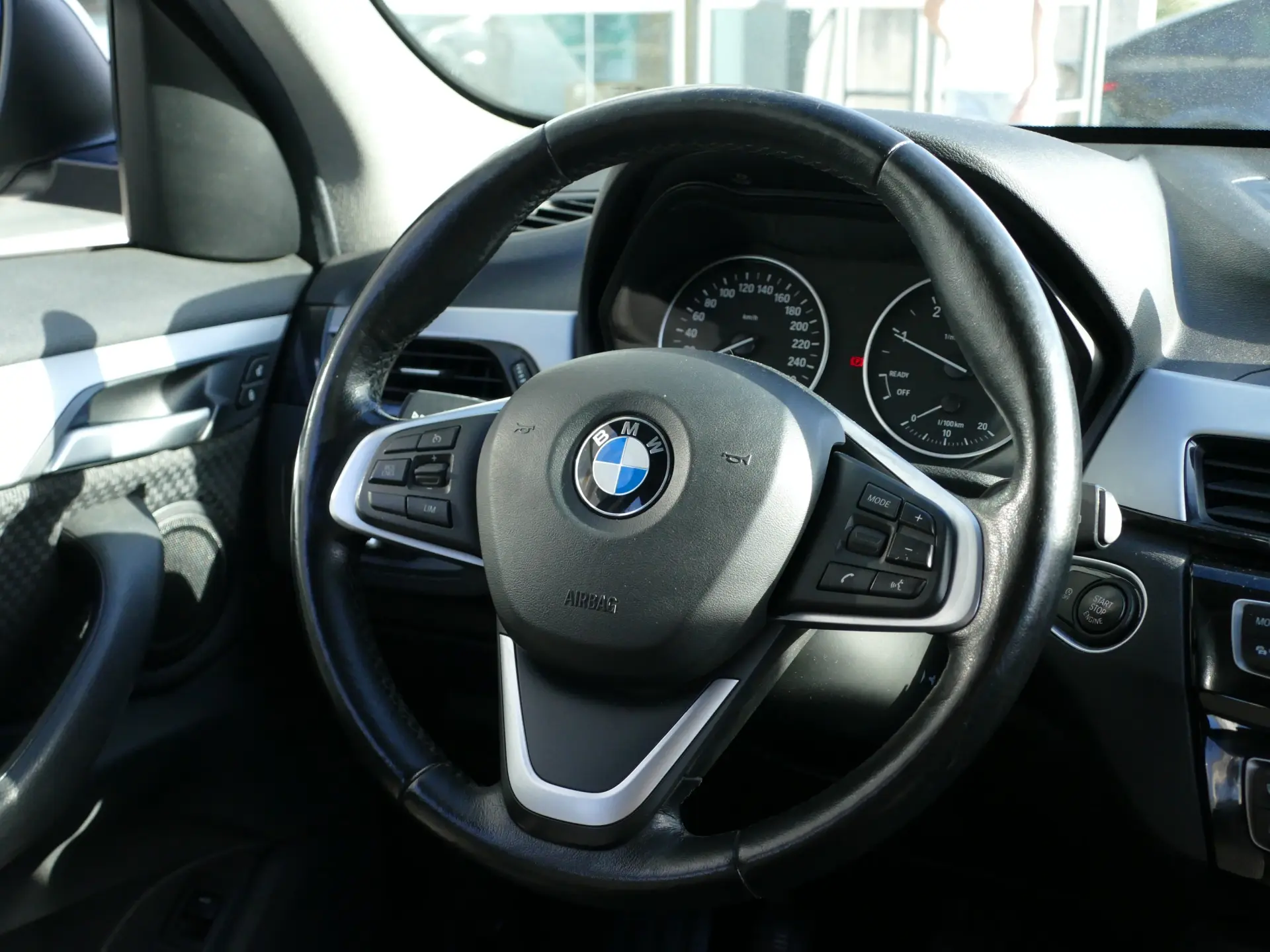 BMW X1 16 d sDrive Advantage 37