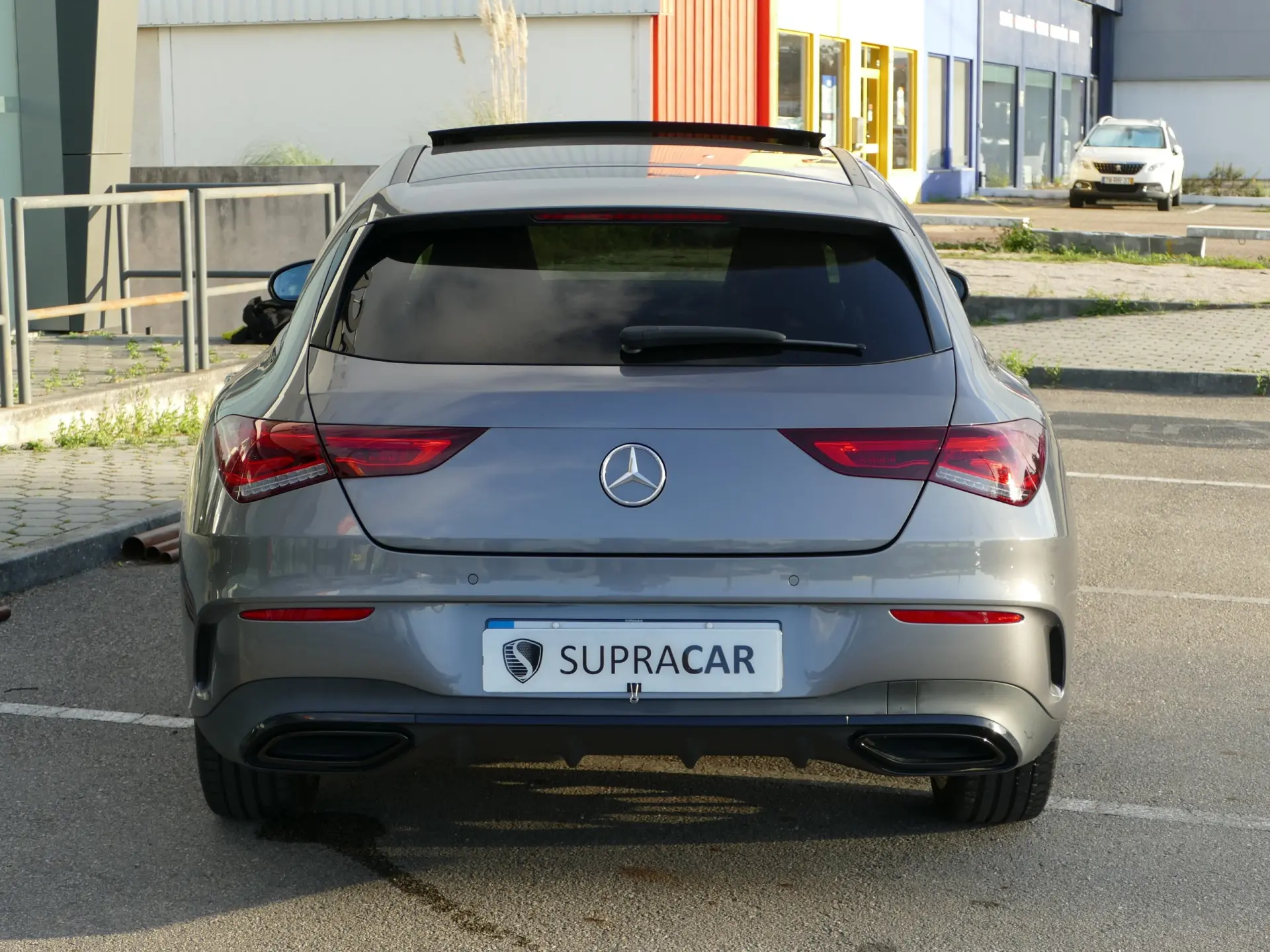 Mercedes-Benz CLA 250 e Shooting Brake AMG Line 4