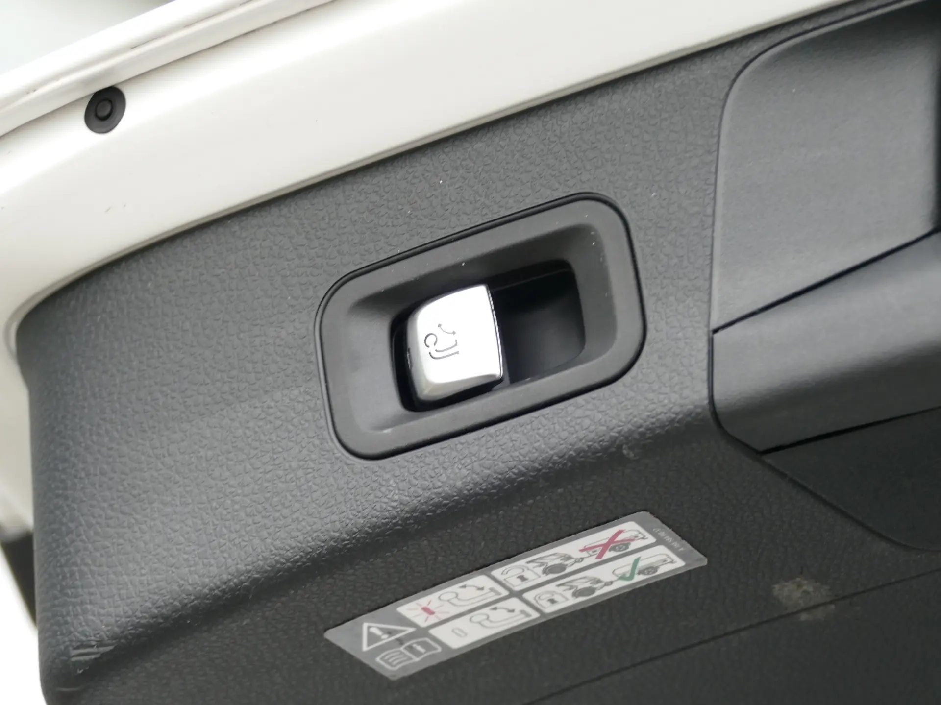 Mercedes-Benz C 220 d AMG Line 11