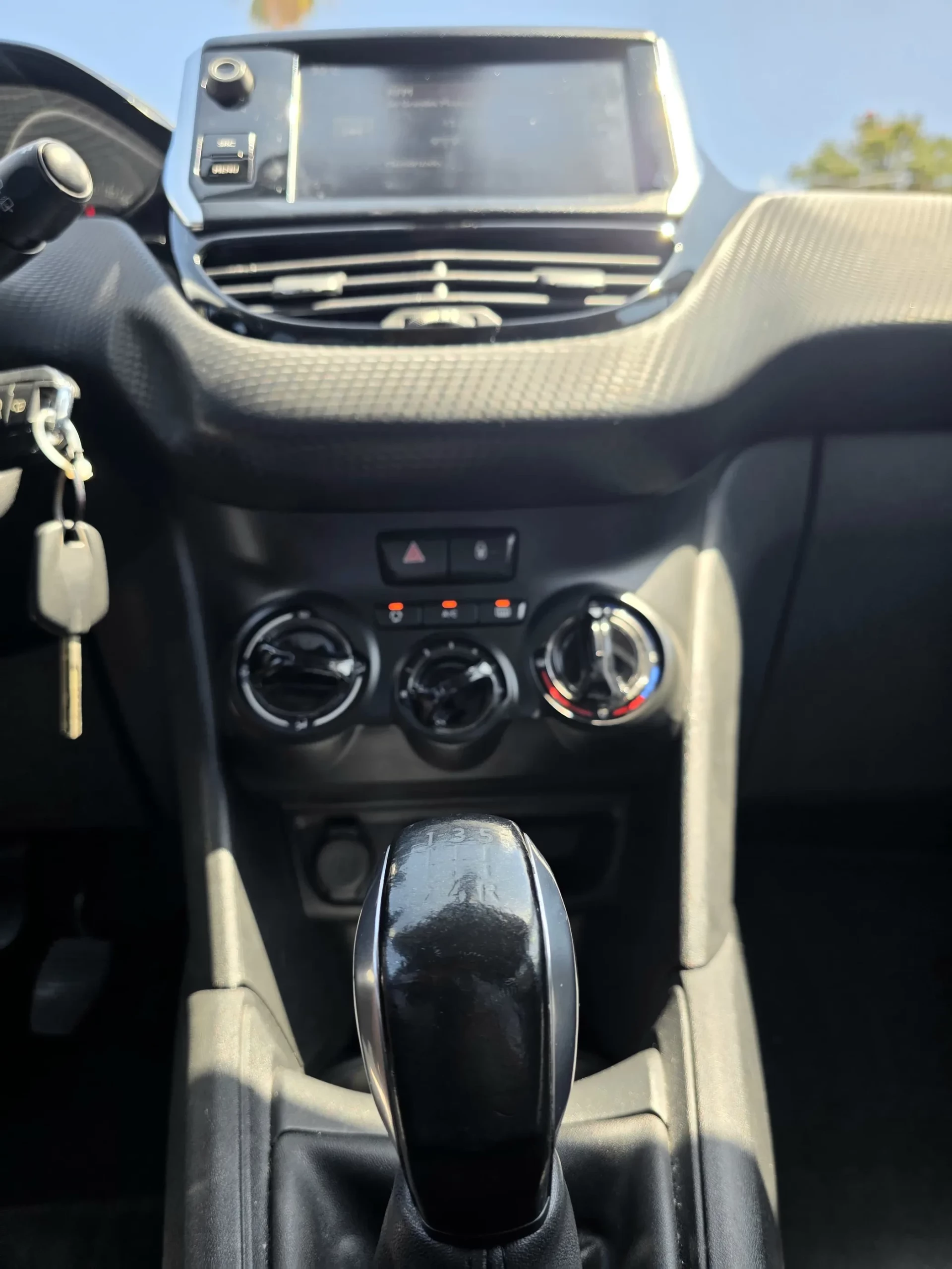 Peugeot 208 1.6 BlueHDi Style 10