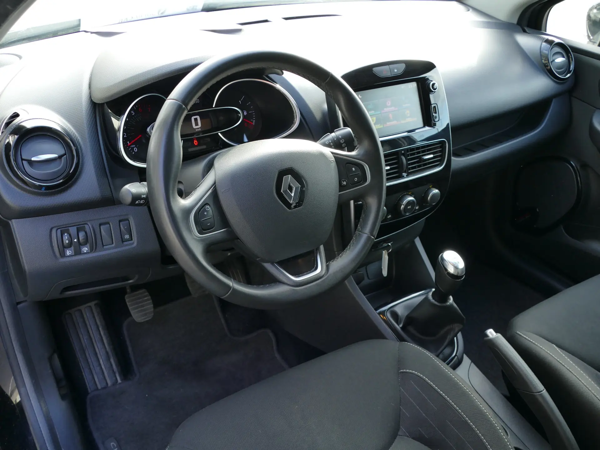 Renault Clio Sport Tourer 0.9 TCe Limited 22