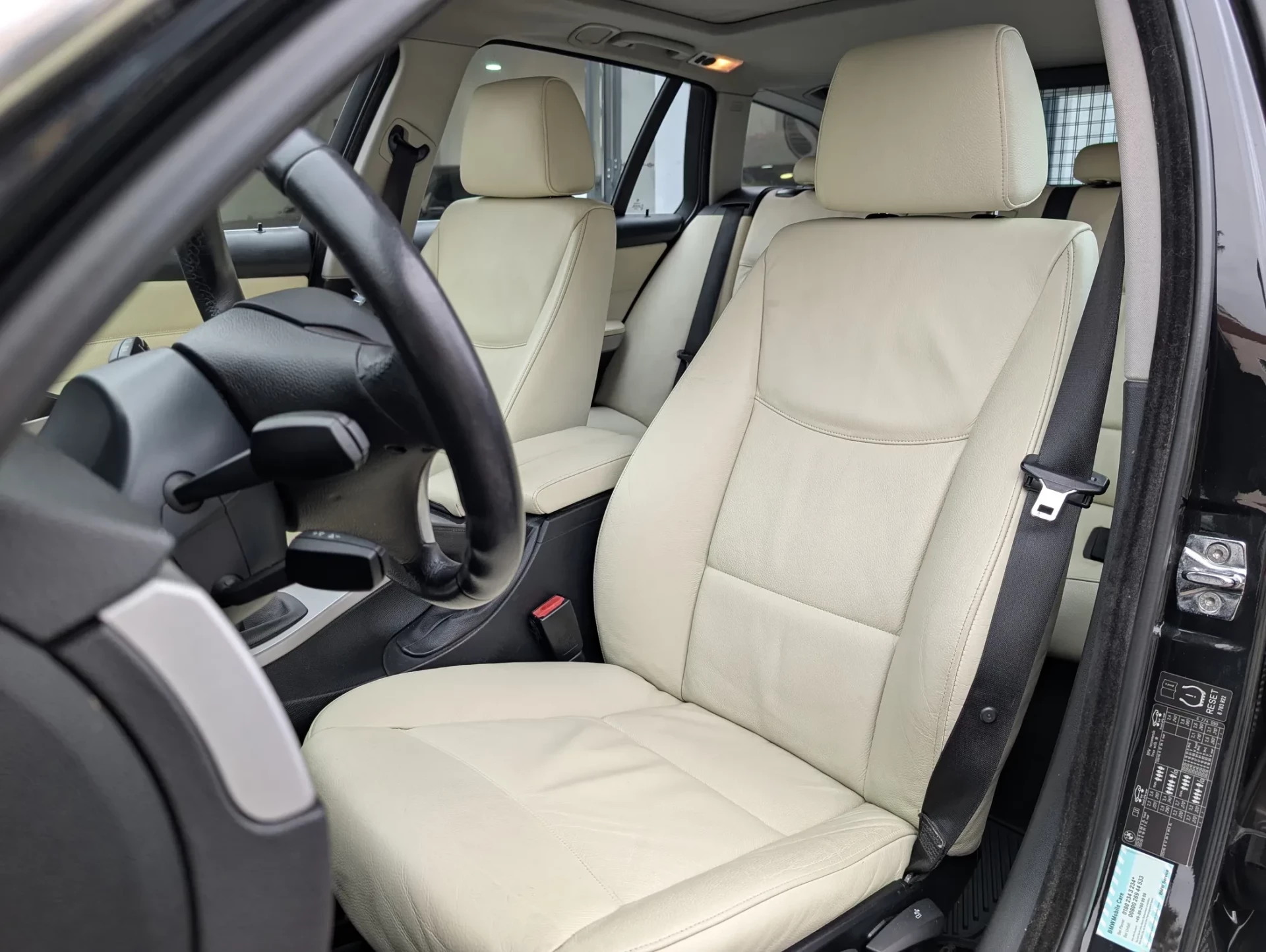 BMW 320 d Touring Exclusive 10