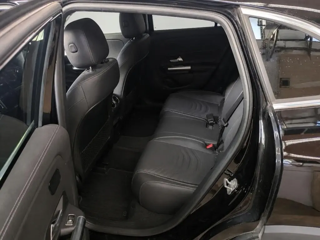 Mercedes-Benz EQA 250 Progressive 6