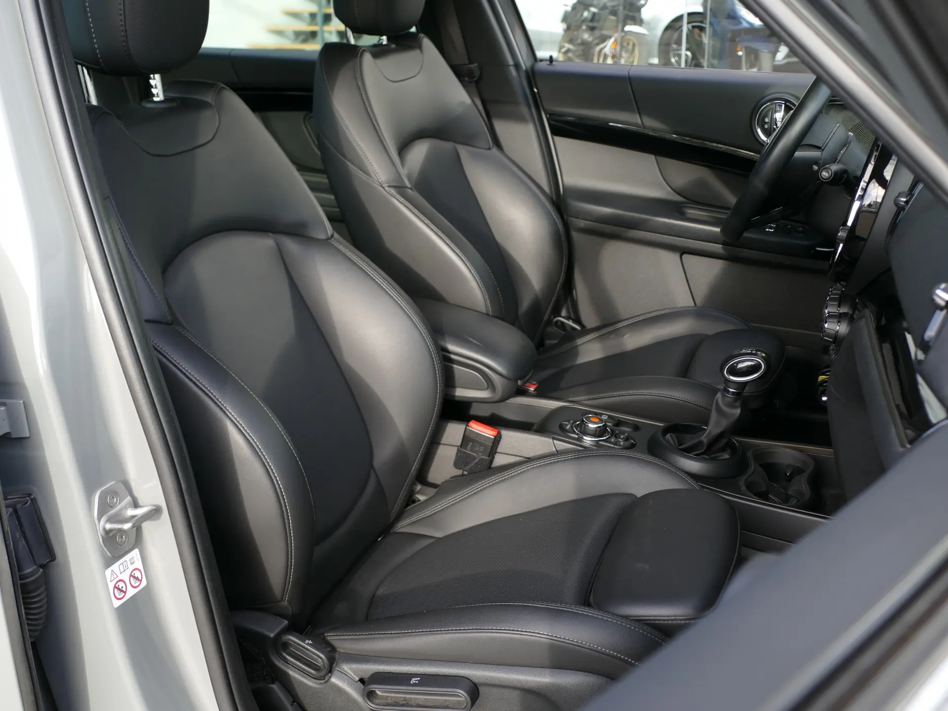 MINI Countryman Cooper SE ALL4 Auto 32