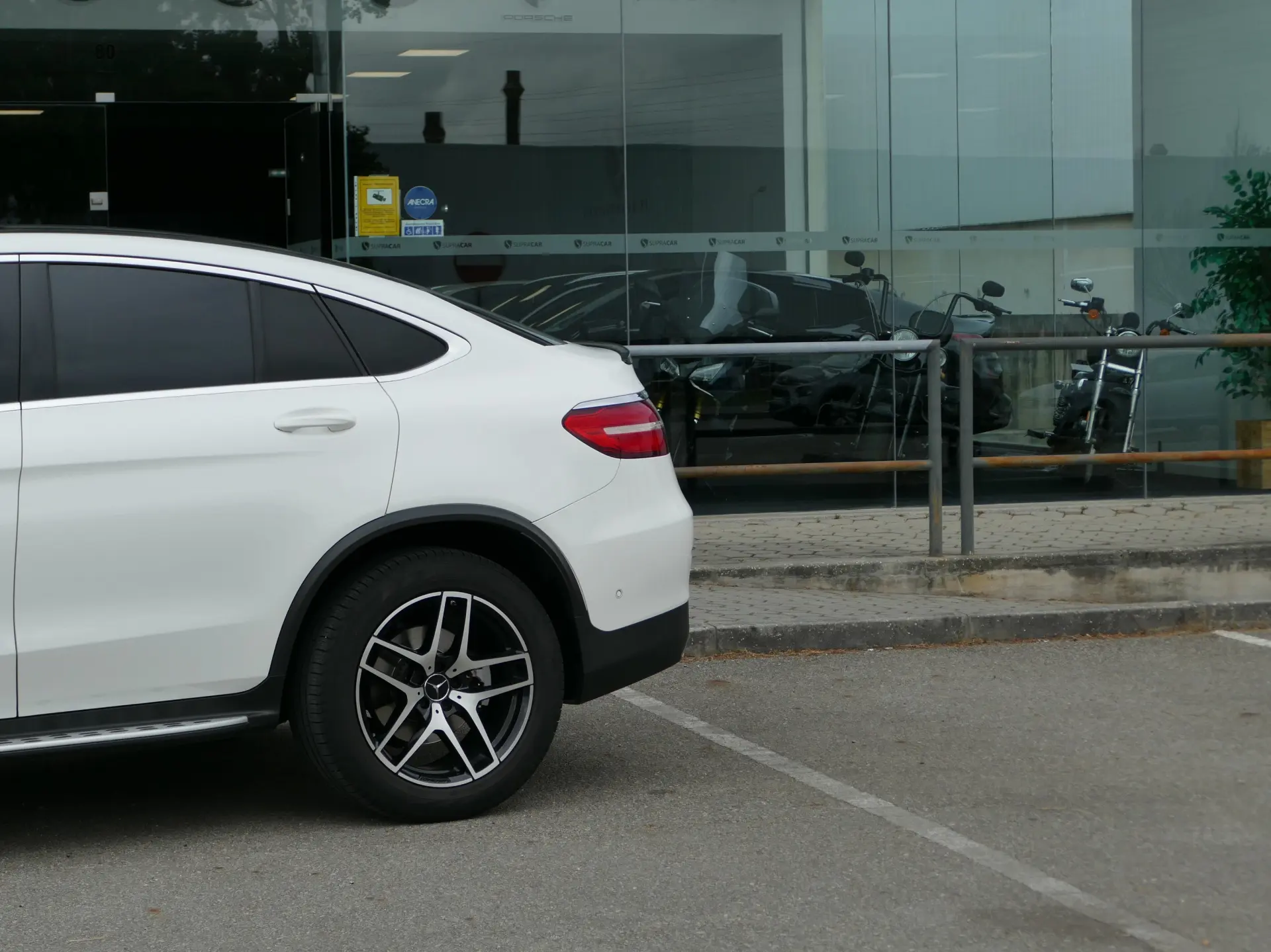 Mercedes-Benz GLC 220 d 4Matic 9G-TRONIC AMG Line 18