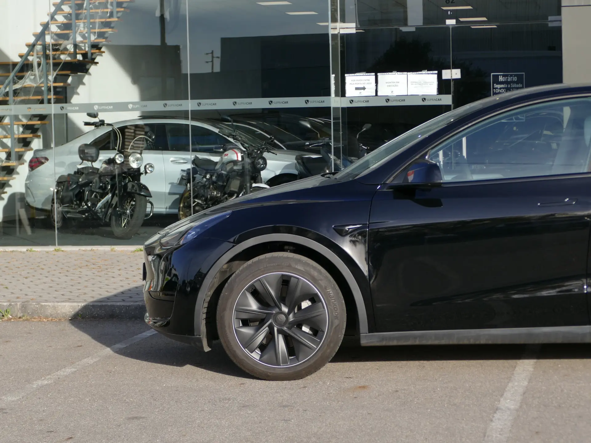 Tesla Model Y Standard 15