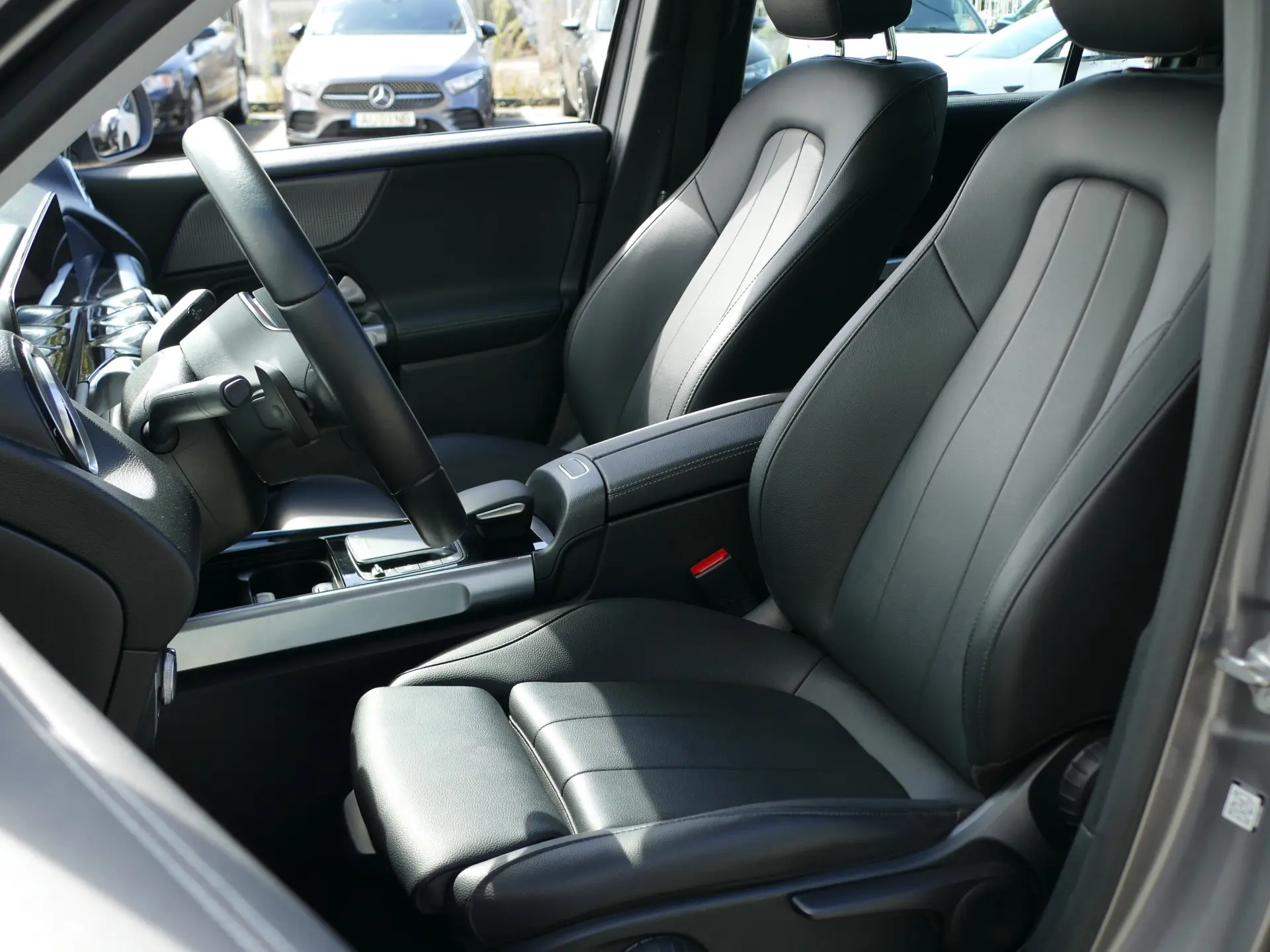 Mercedes-Benz EQB 250 Progressive 23
