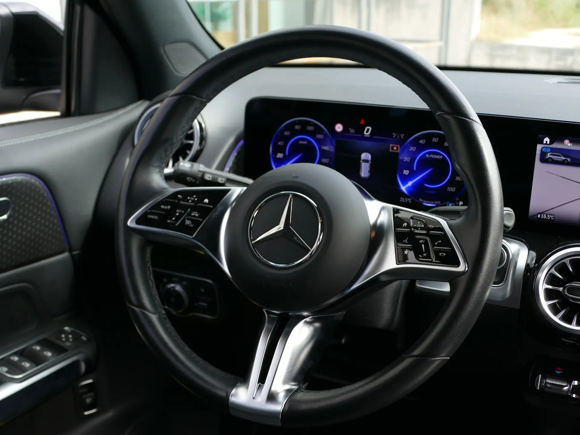 Mercedes-Benz EQB 300 4Matic Progressive 37