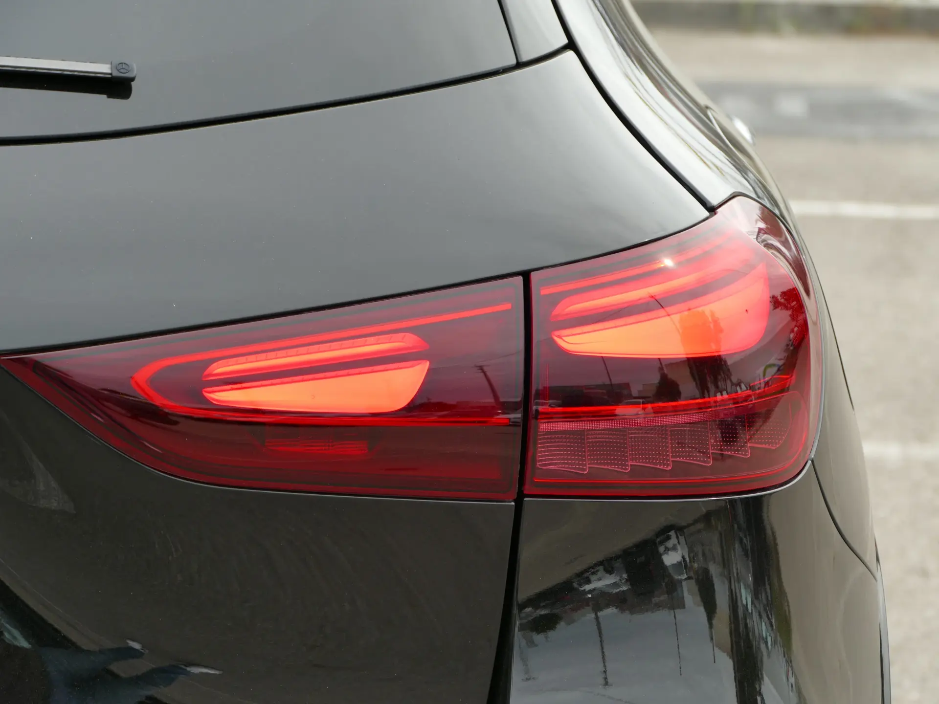 Mercedes-Benz GLA 250 e AMG Line 12