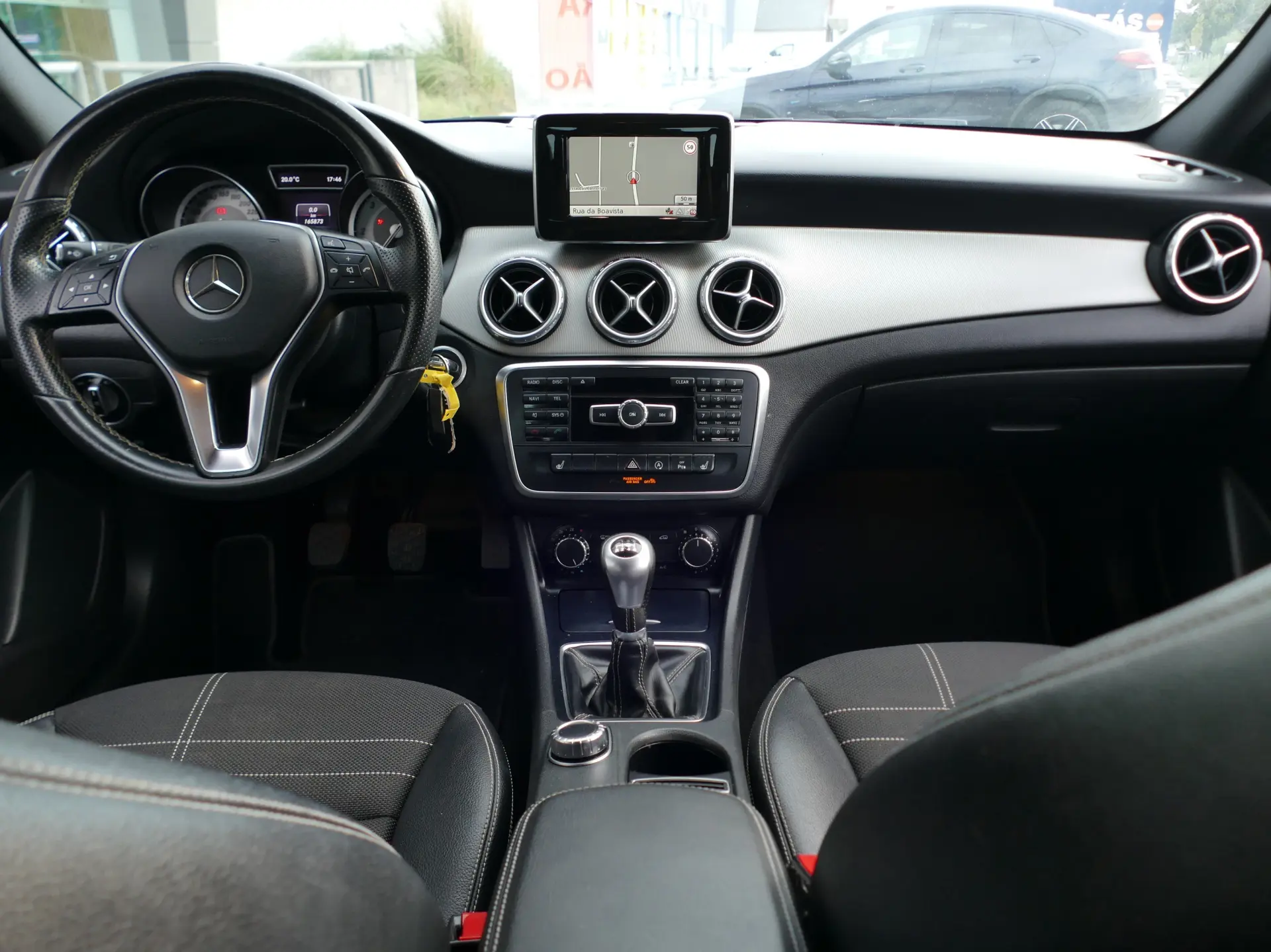 Mercedes-Benz GLA 180 CDi Urban 32
