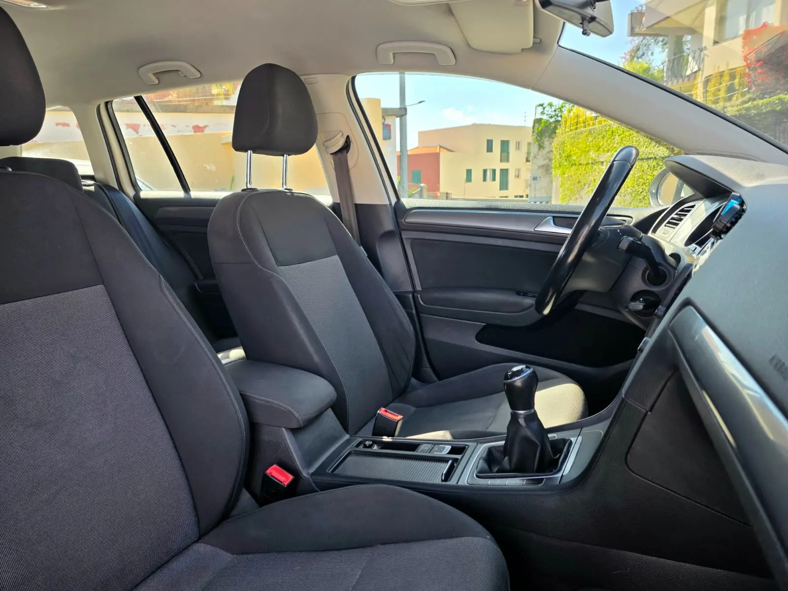 Volkswagen Golf 1.6 TDi Confortline 15