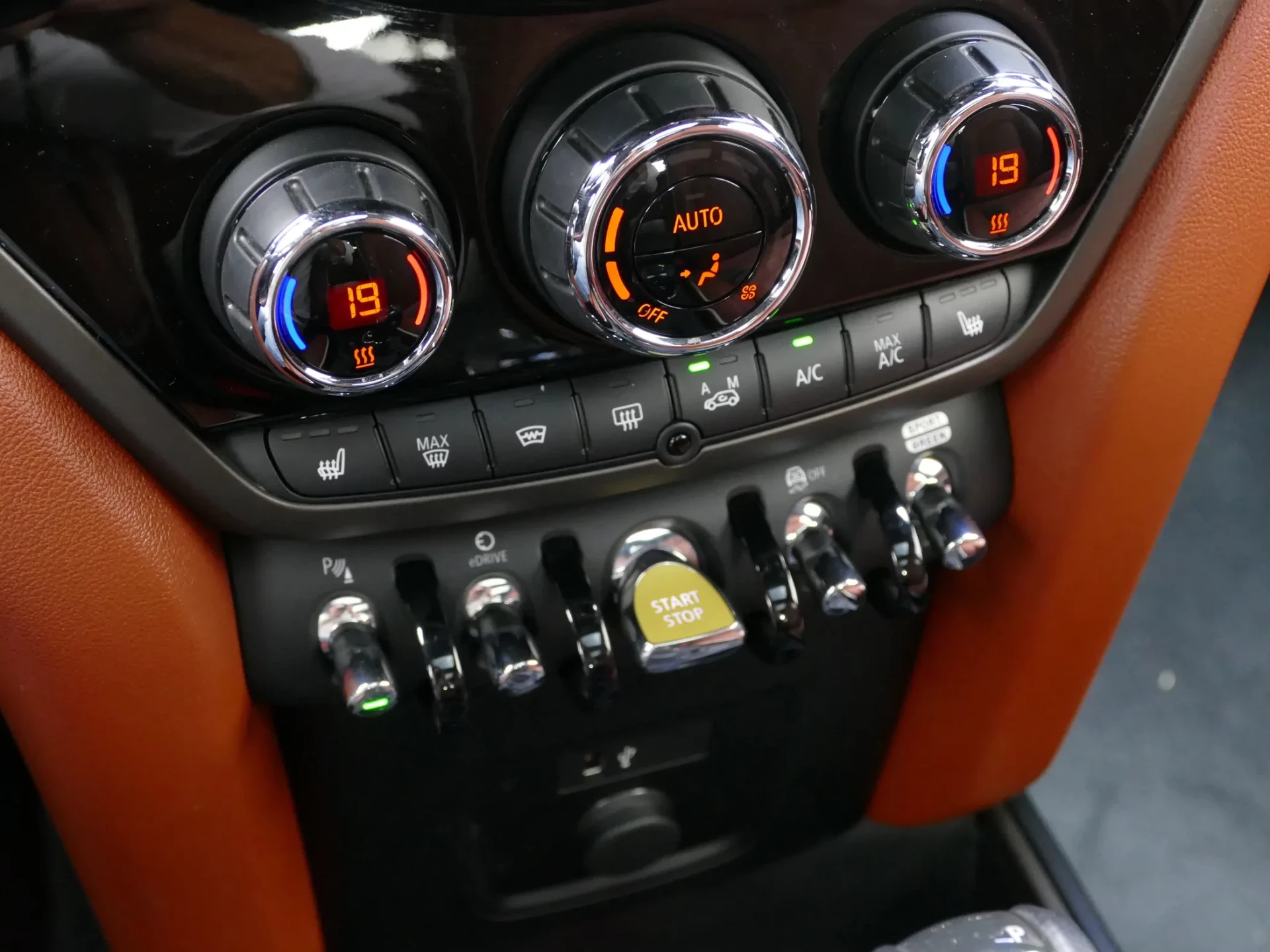 MINI Countryman Cooper SE ALL4 Classic Auto 21