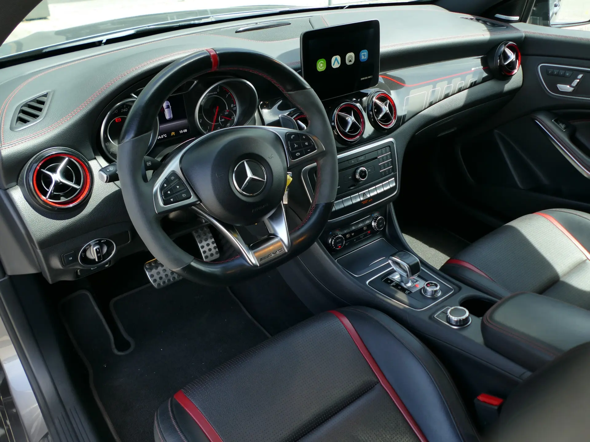 Mercedes-Benz CLA 45 AMG Shooting Brake 4-Matic 29