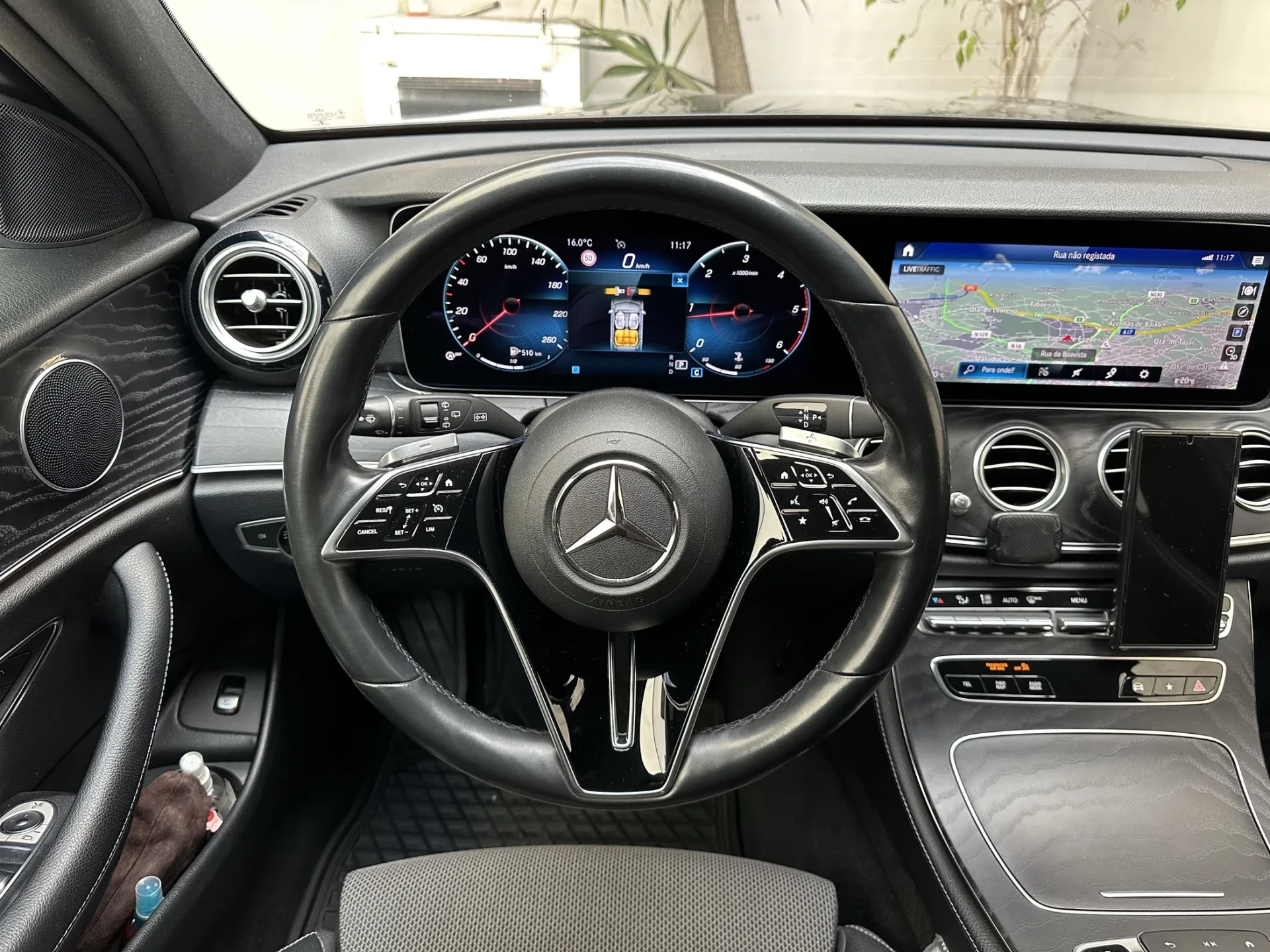 Mercedes-Benz E 220 d Avantgarde 13