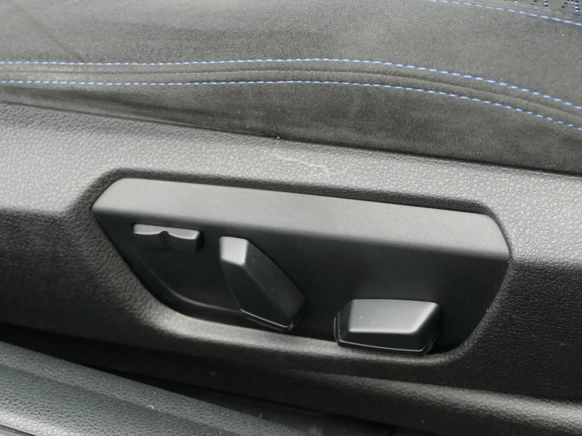 BMW 220 d Cabrio Pack M Auto 38