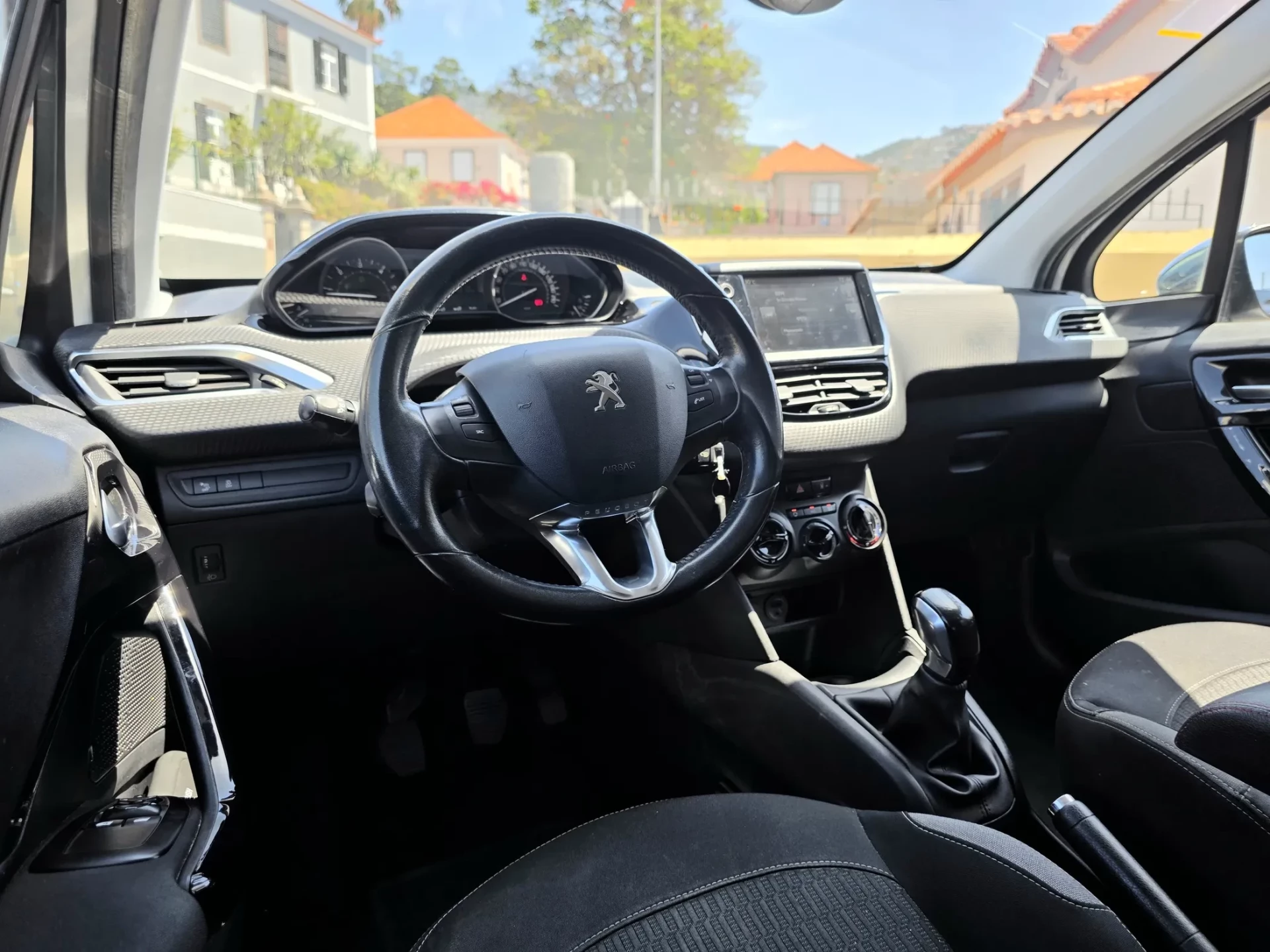 Peugeot 208 1.6 BlueHDi Style 6