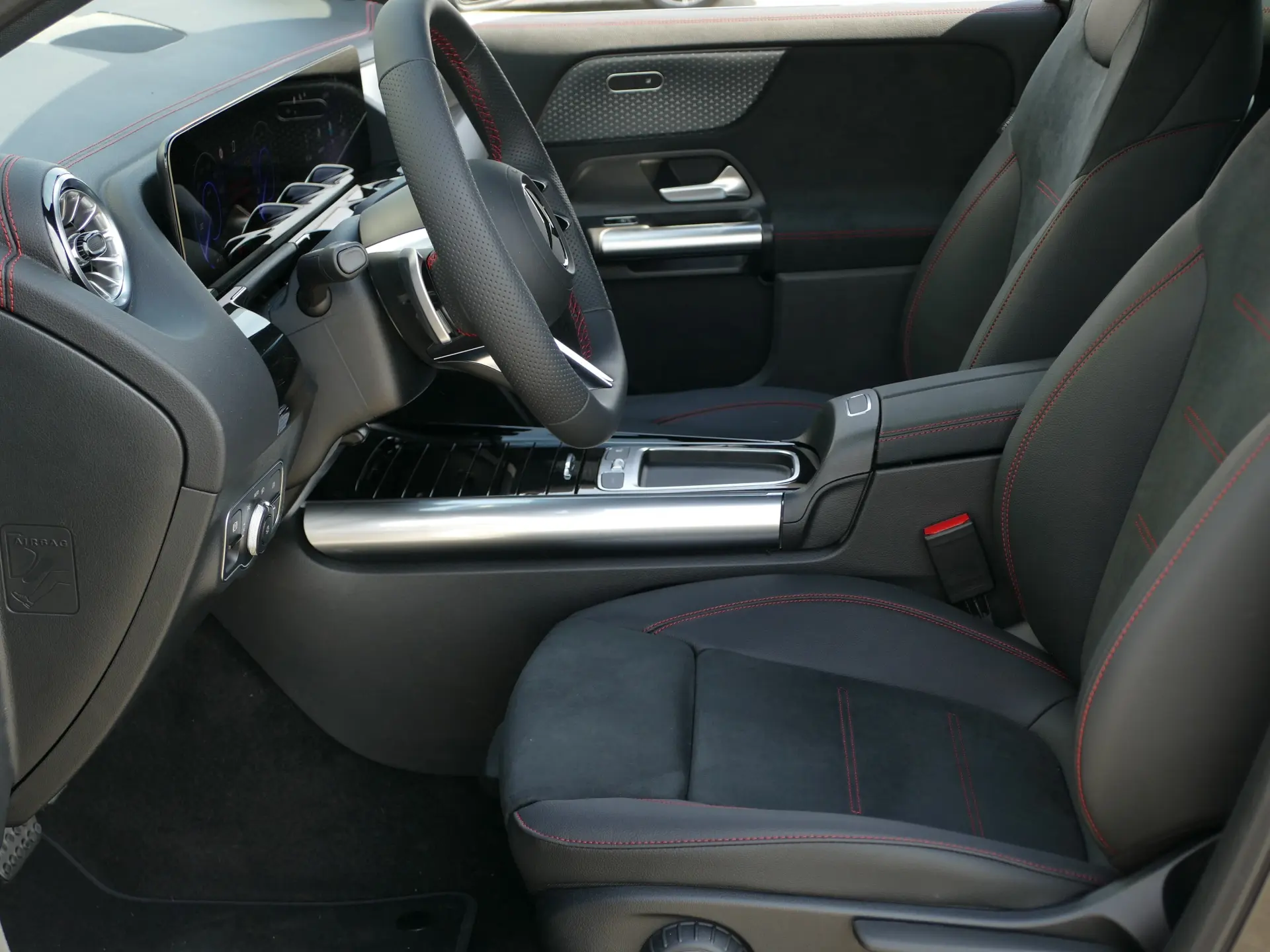 Mercedes-Benz EQA 250+ AMG Line 30