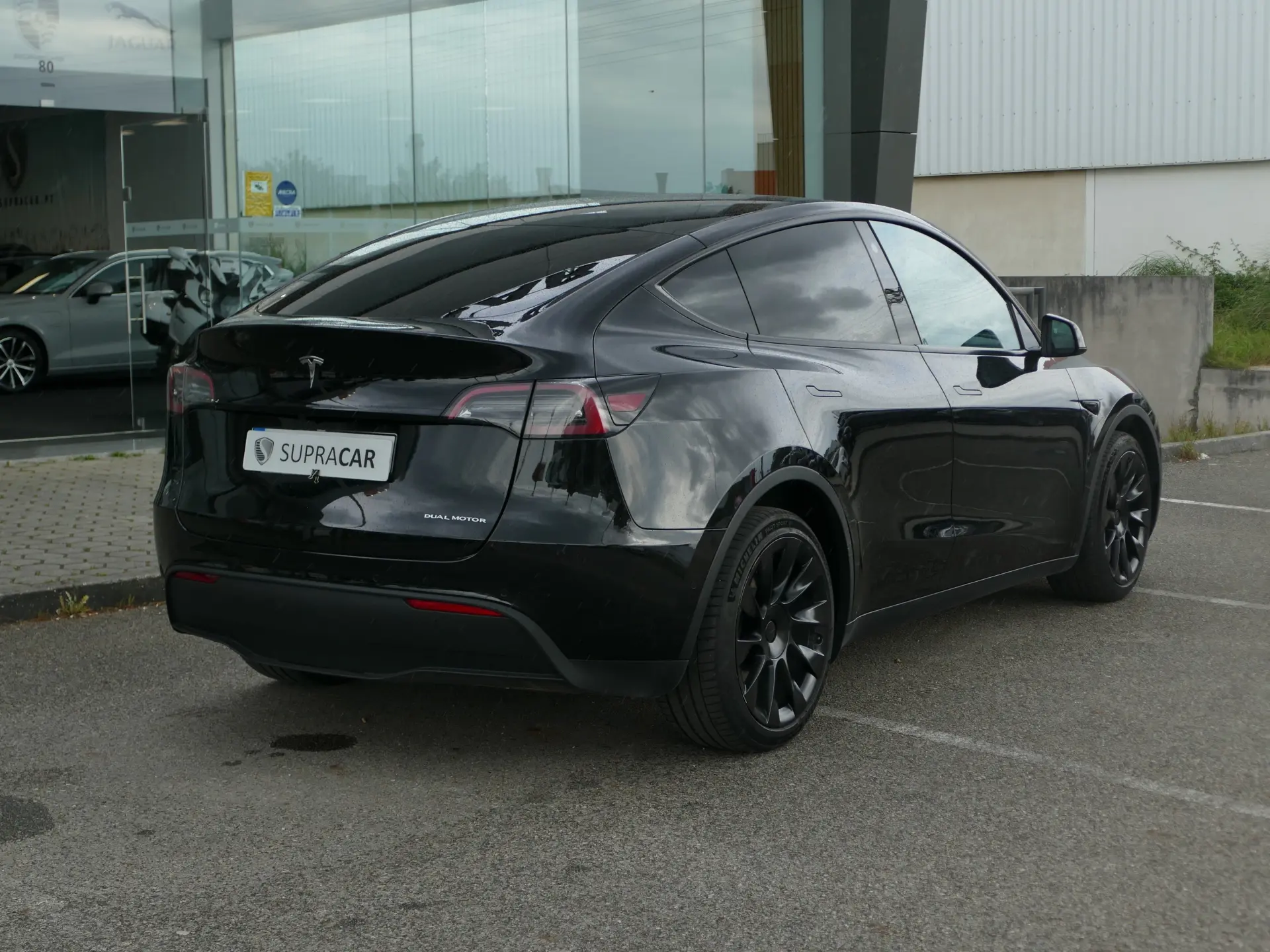 Tesla Model Y Long Range Tração Integral 4