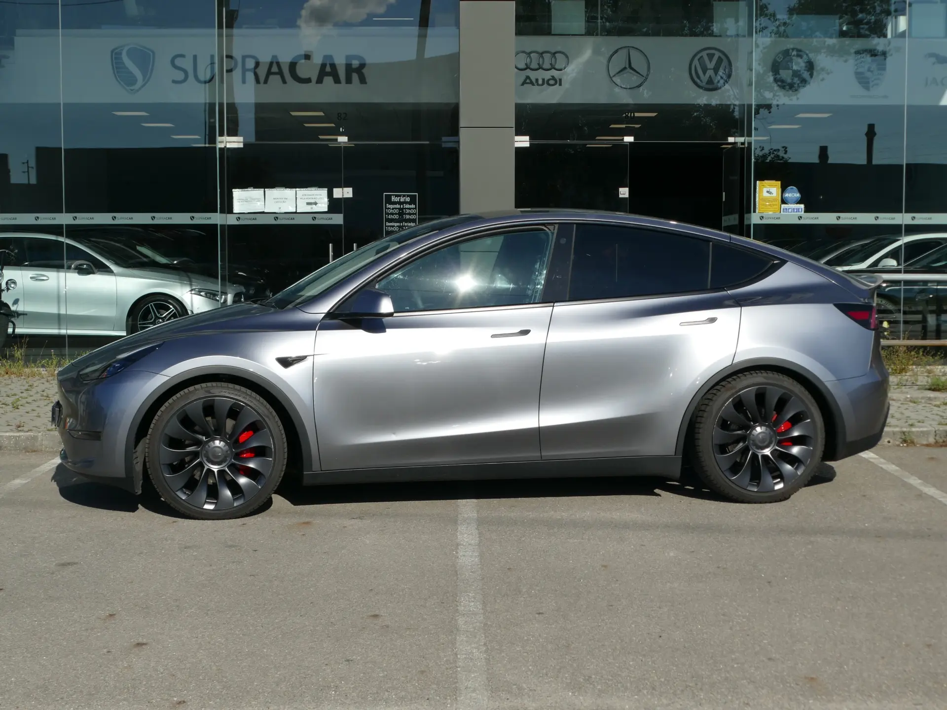 Tesla Model Y Performance Tração Integral 39