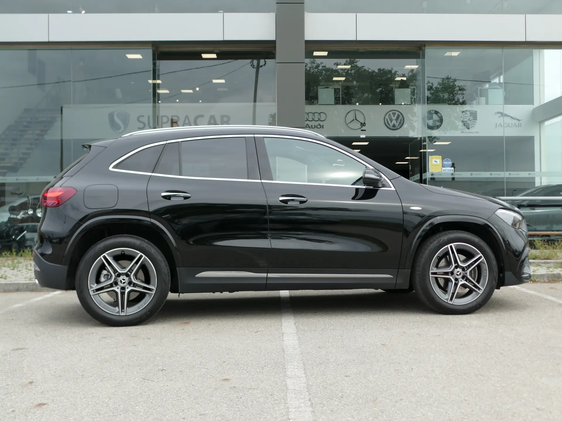 Mercedes-Benz GLA 250 e AMG Line 18