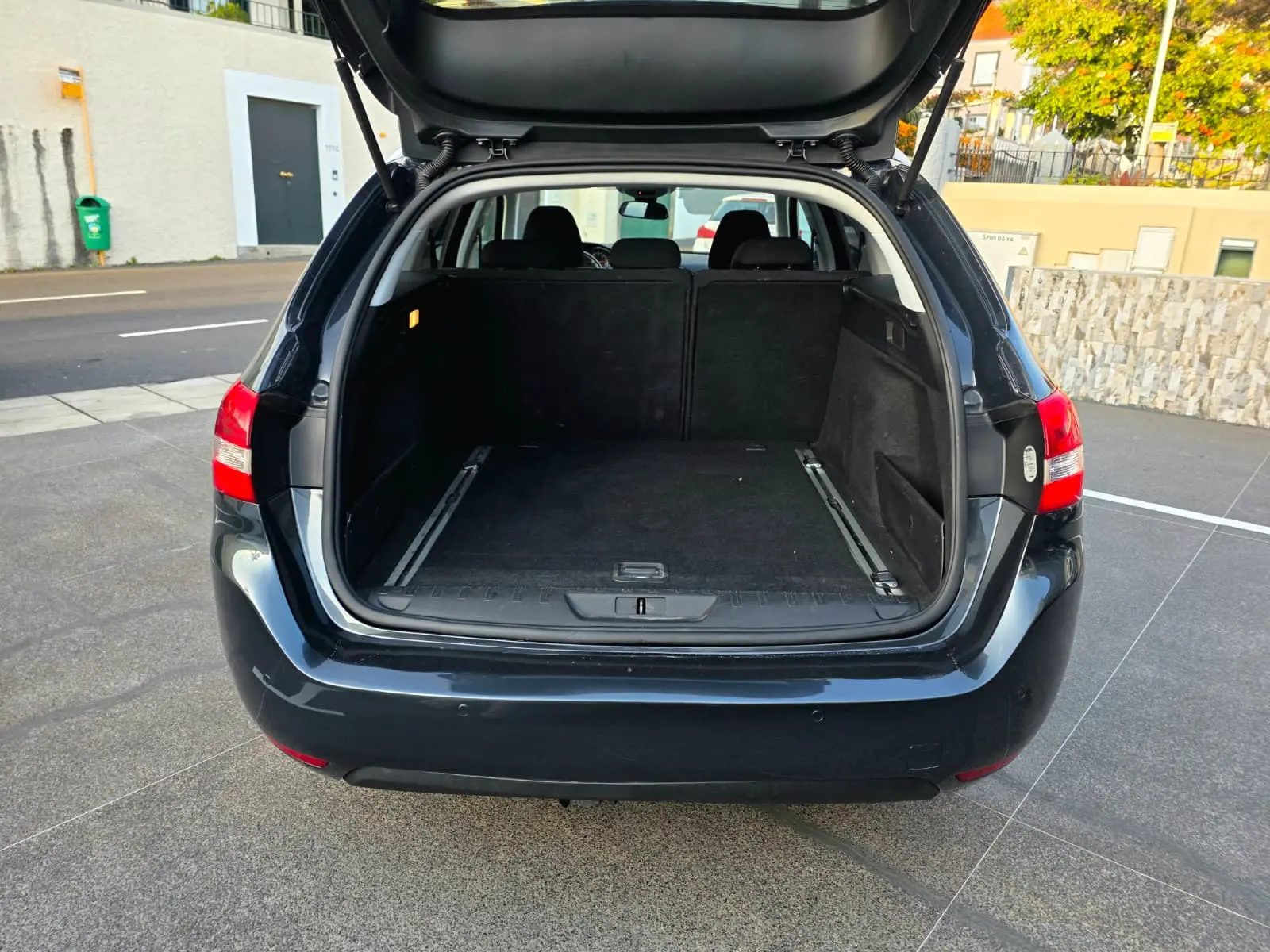 Peugeot 308 1.5 BlueHDi Style EAT8 9