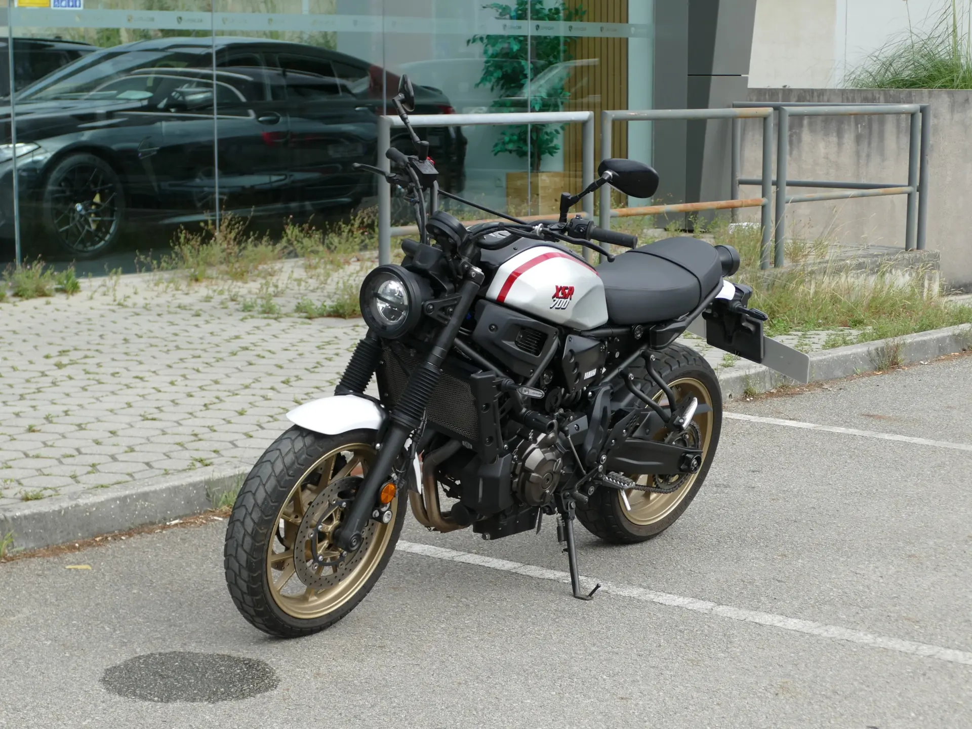 Yamaha XSR 700 Tribute 1