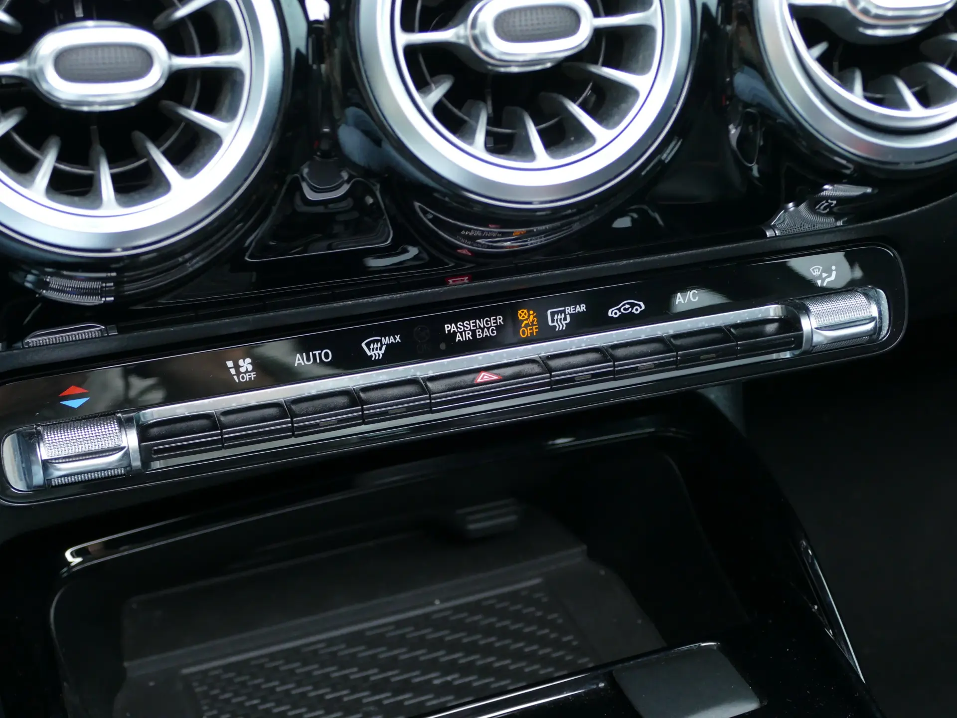 Mercedes-Benz A 35 AMG 4Matic 23