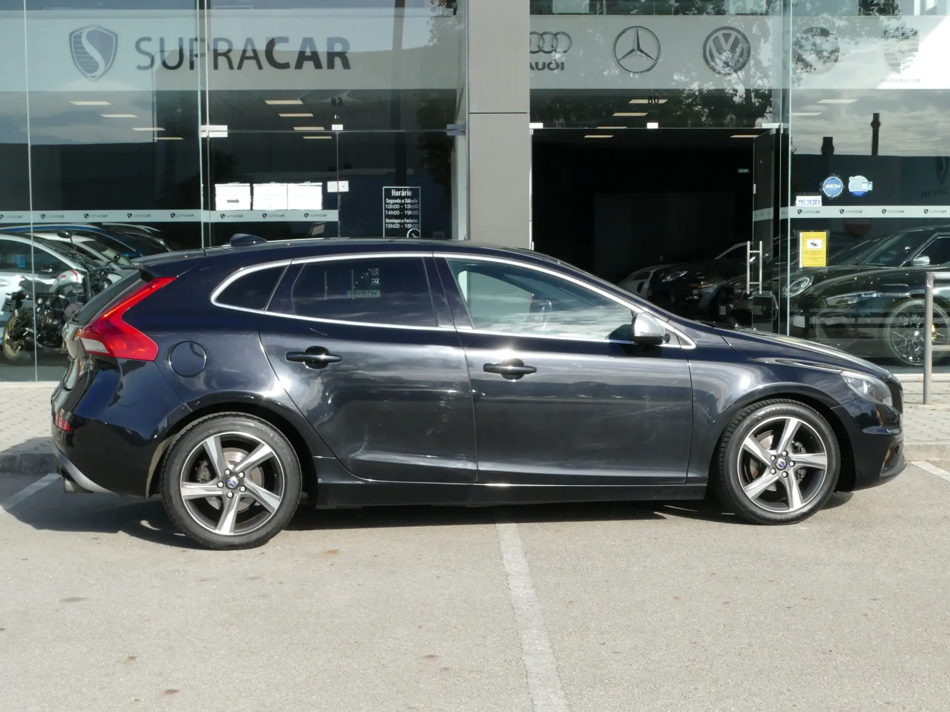 Volvo V40 1.6 D2 R-Design 36