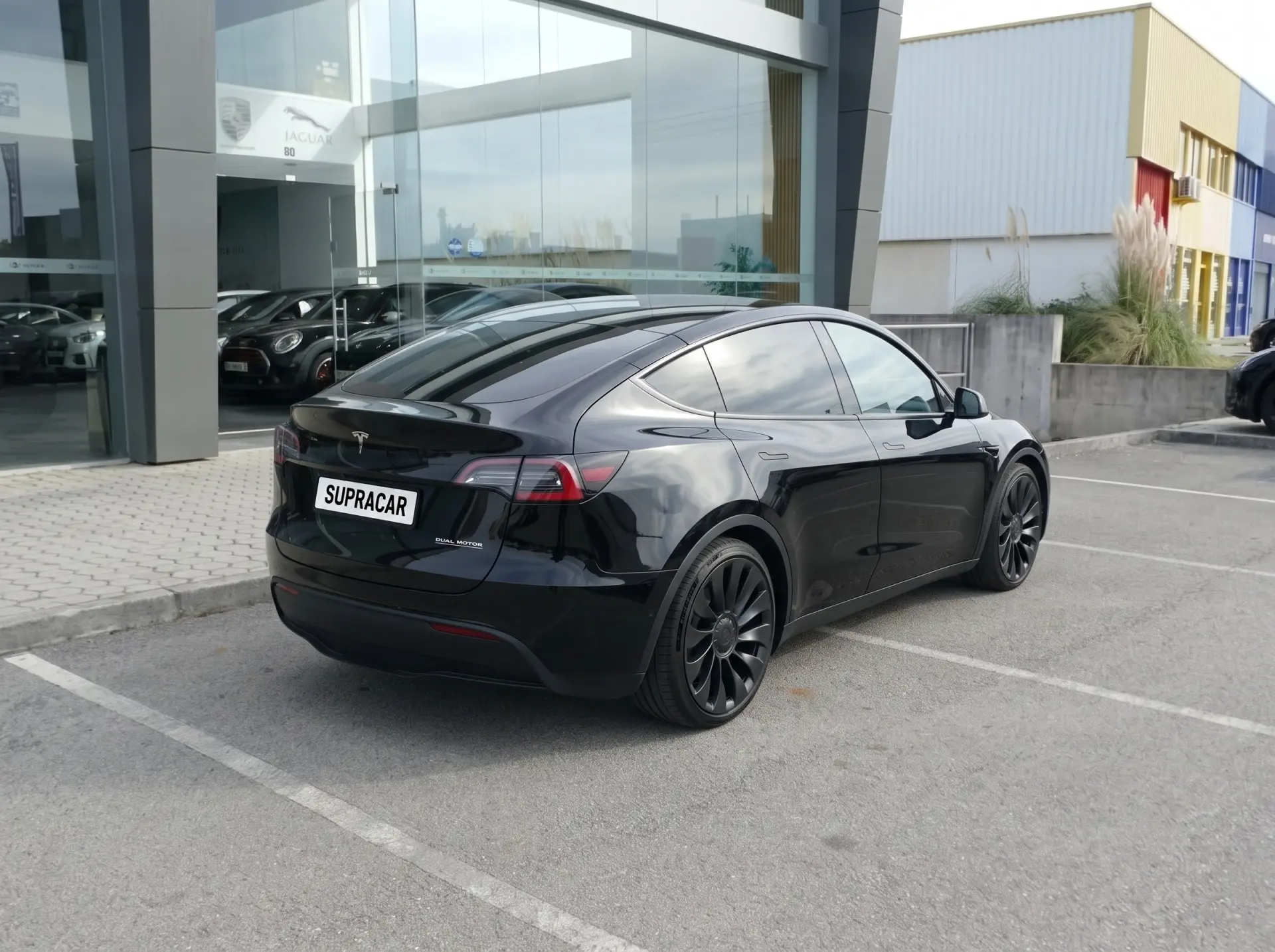 Tesla Model Y Performance Dual Motor AWD 2