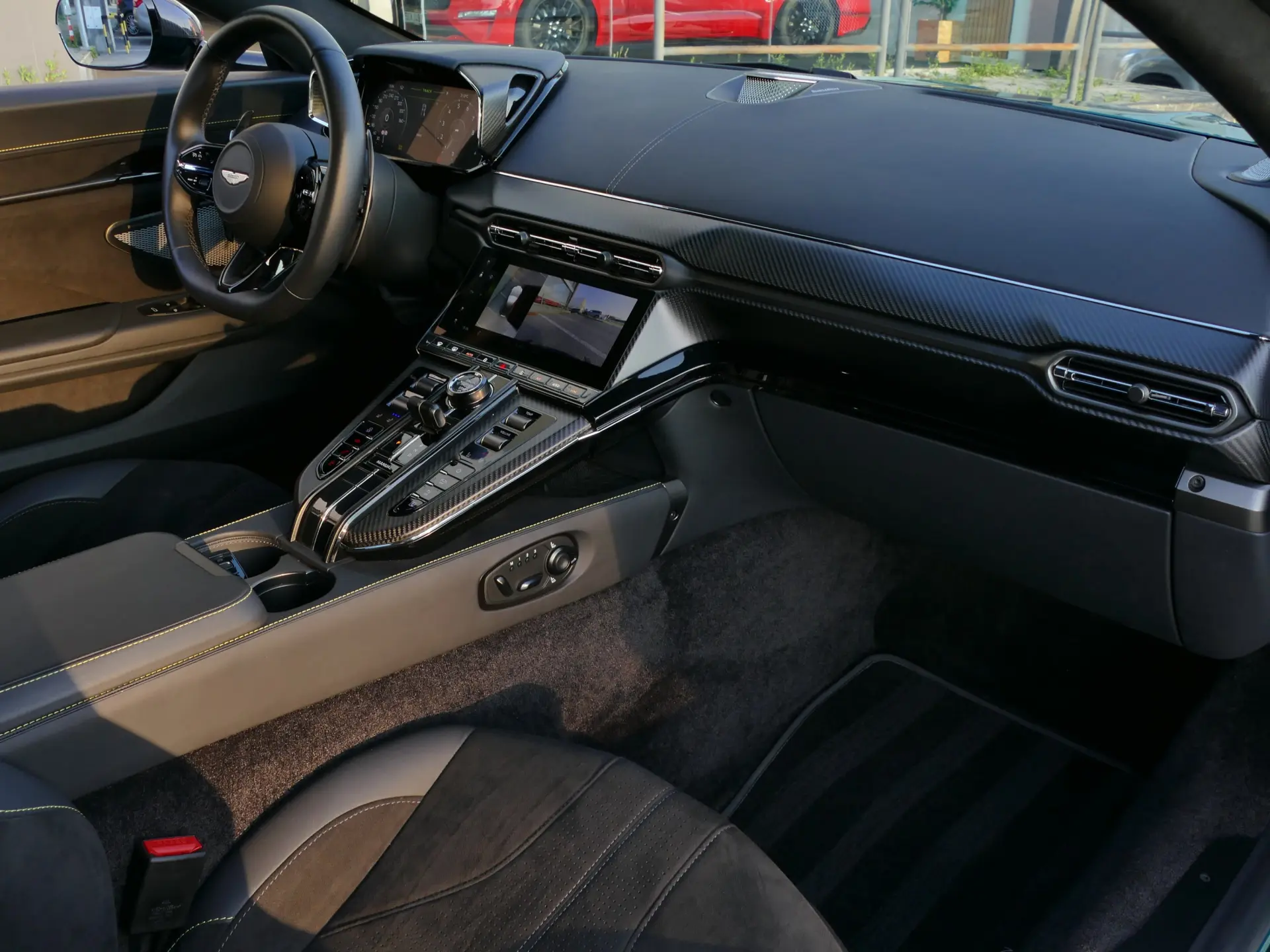 Aston Martin Vantage Coupe V8 46