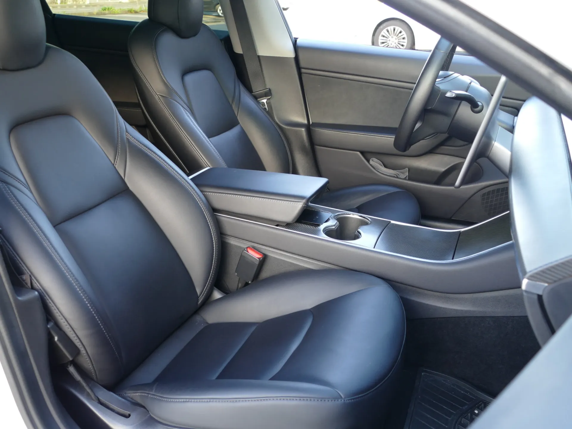 Tesla Model 3 Performance Dual Motor AWD 28