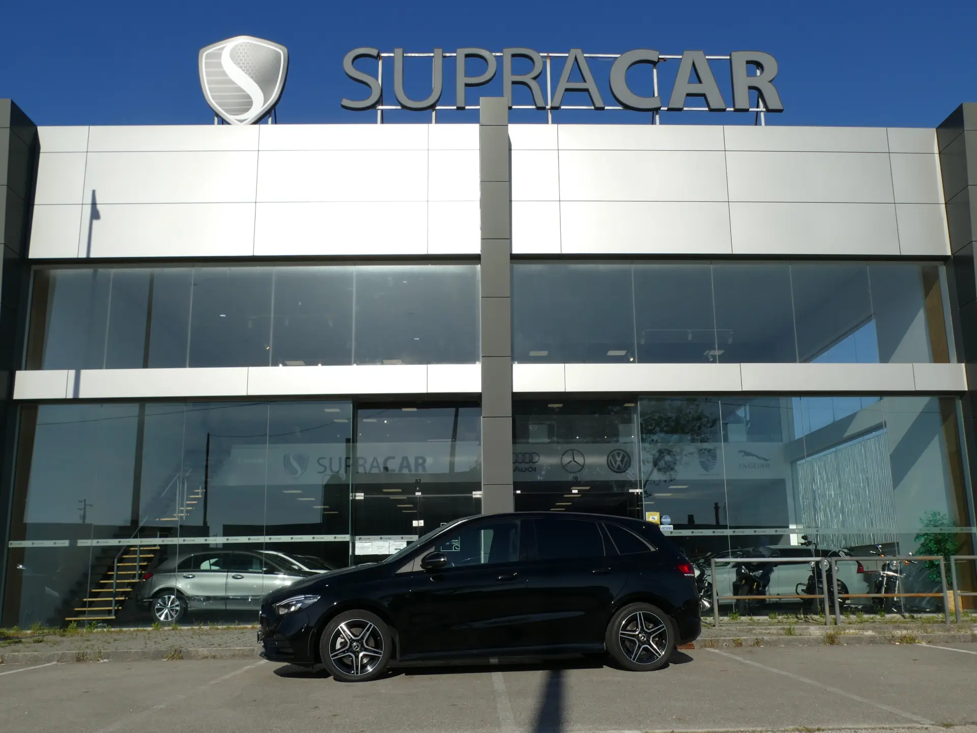 Mercedes-Benz B 250 e AMG Line 38