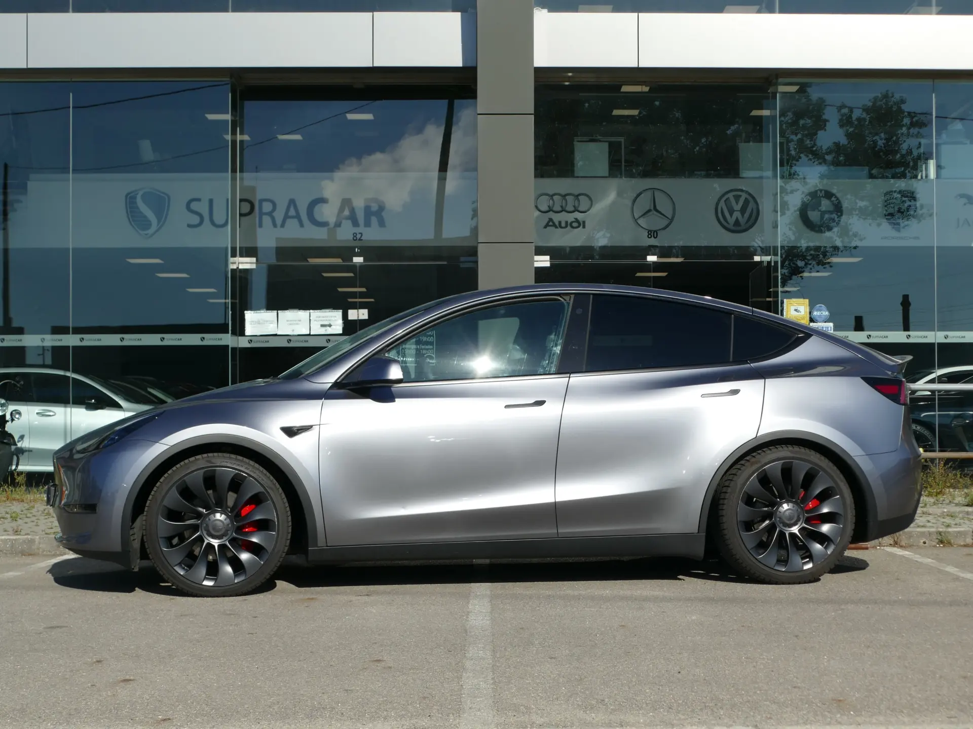 Tesla Model Y Performance Tração Integral 18