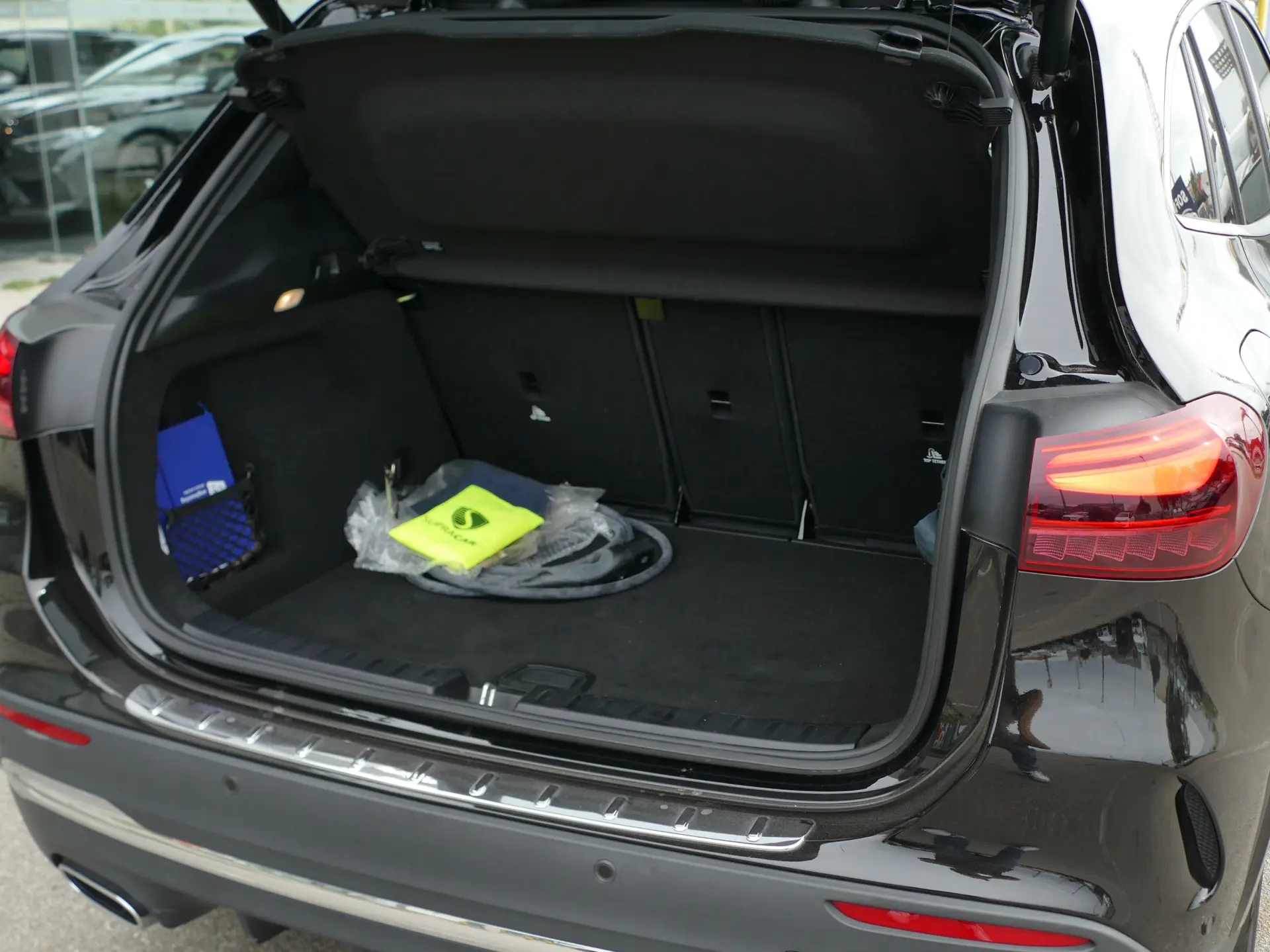 Mercedes-Benz GLA 250 e AMG Line 14