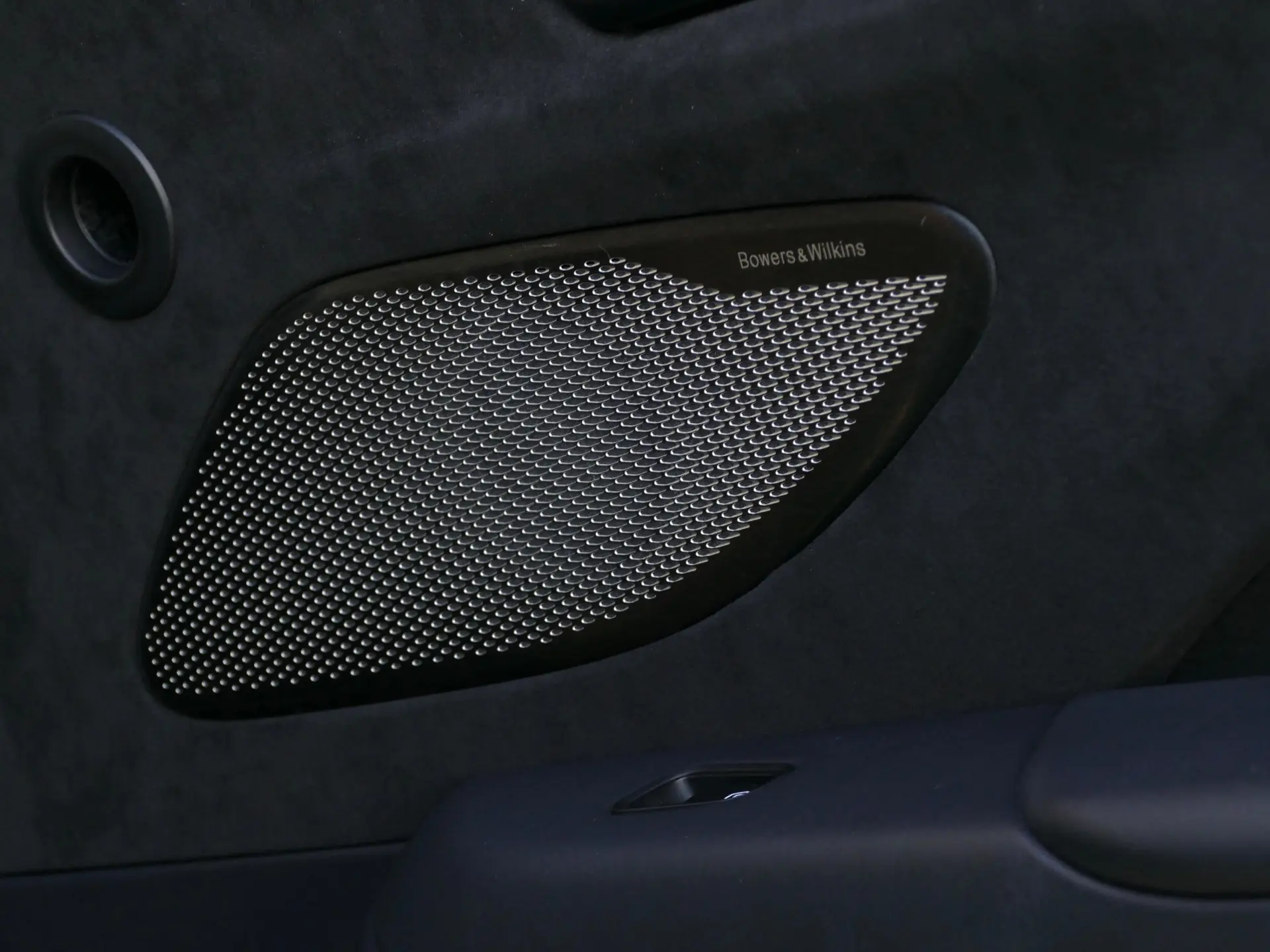 Aston Martin Vantage Coupe V8 50