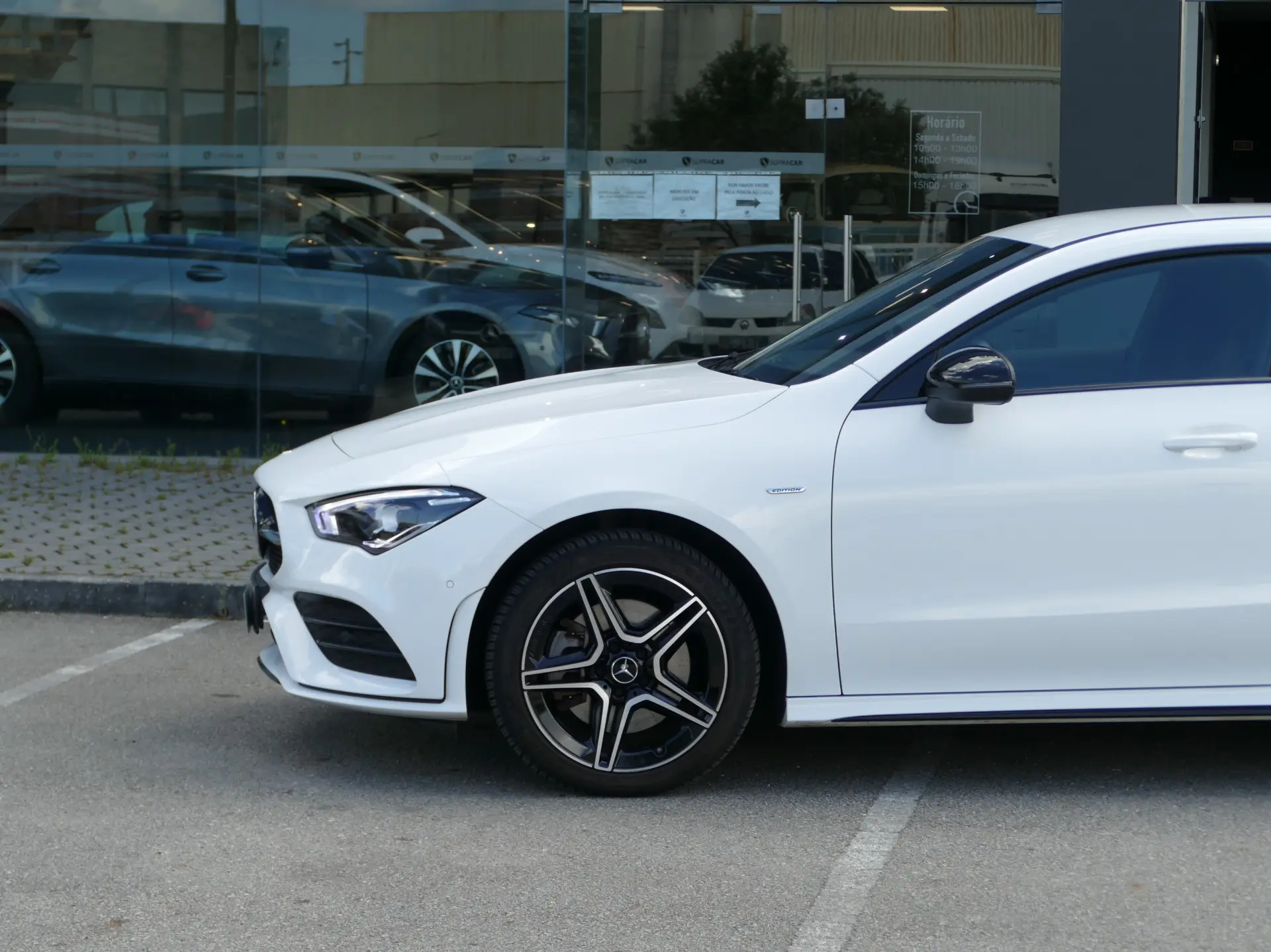 Mercedes-Benz CLA 250 e Shooting Brake AMG Line 14