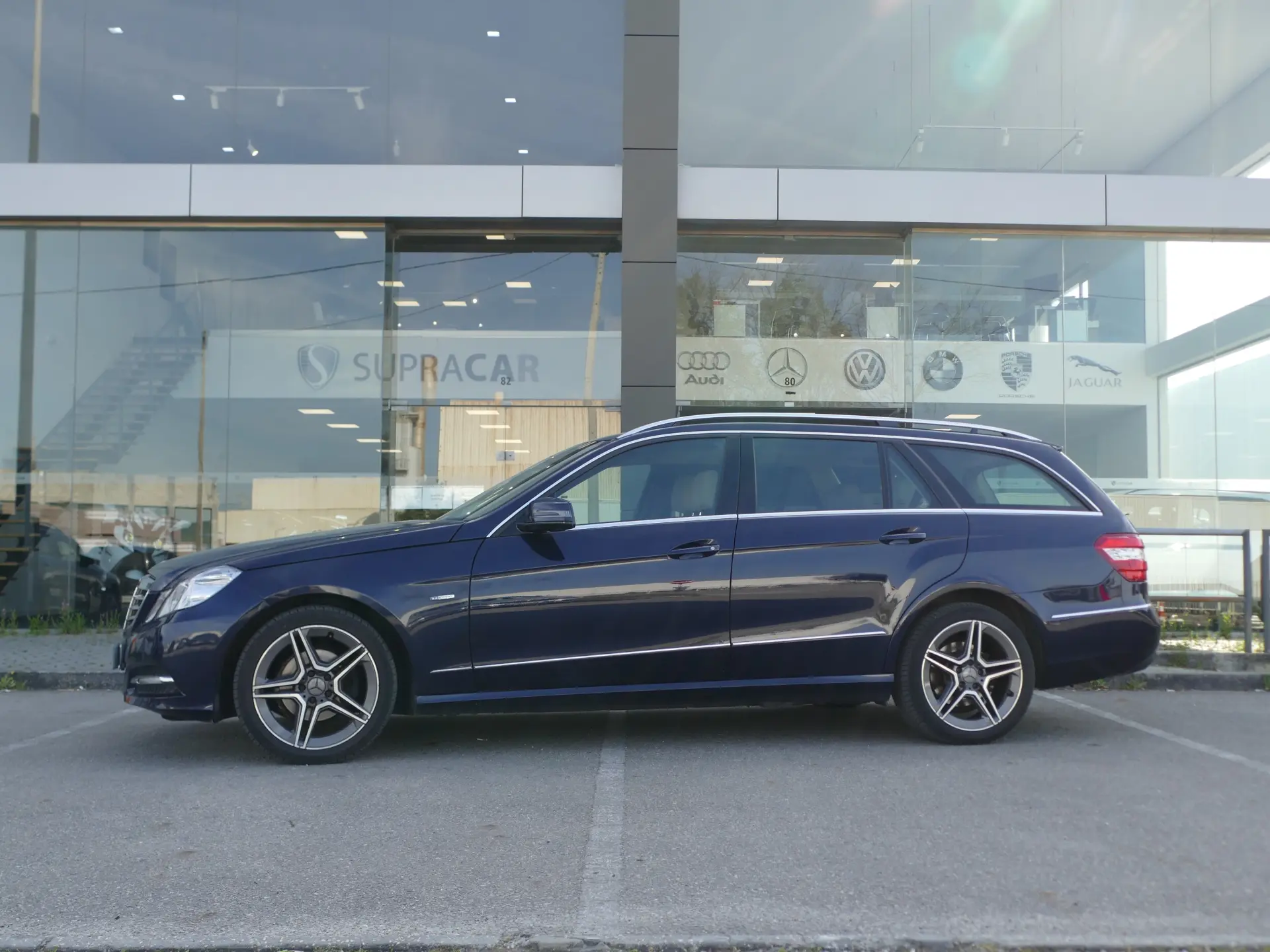 Mercedes-Benz E 220 CDi Avantgarde BE Auto. 44