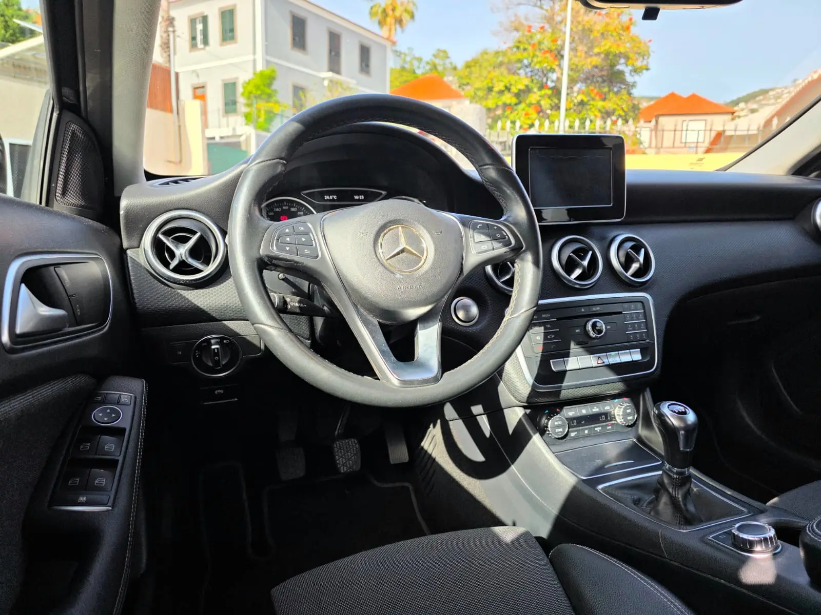 Mercedes-Benz A 180 d Urban 15