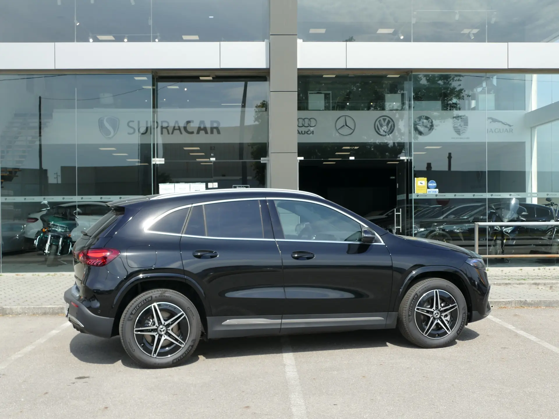 Mercedes-Benz EQA 250+ AMG Line 43