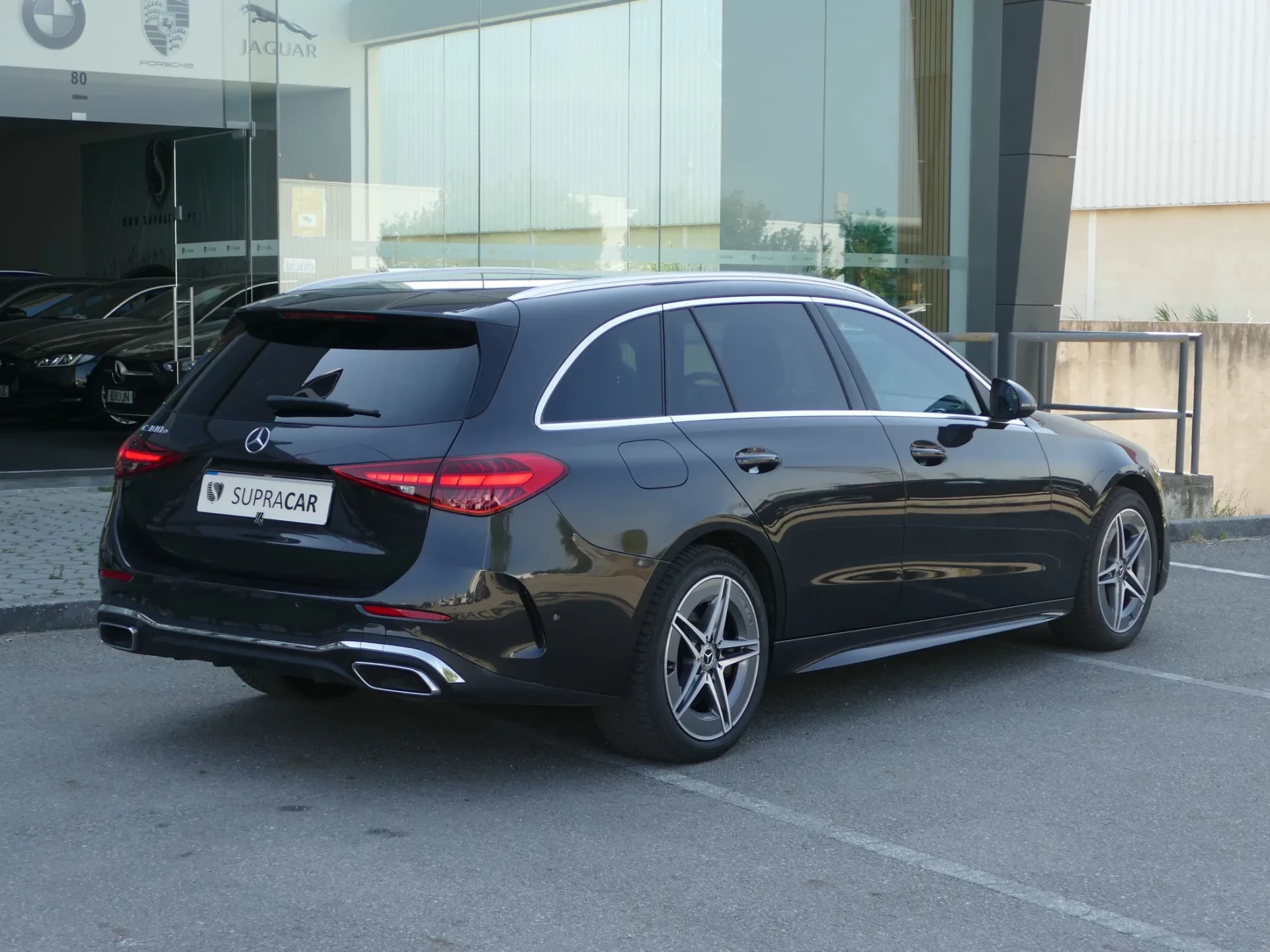 Mercedes-Benz C 300 e AMG Line 3