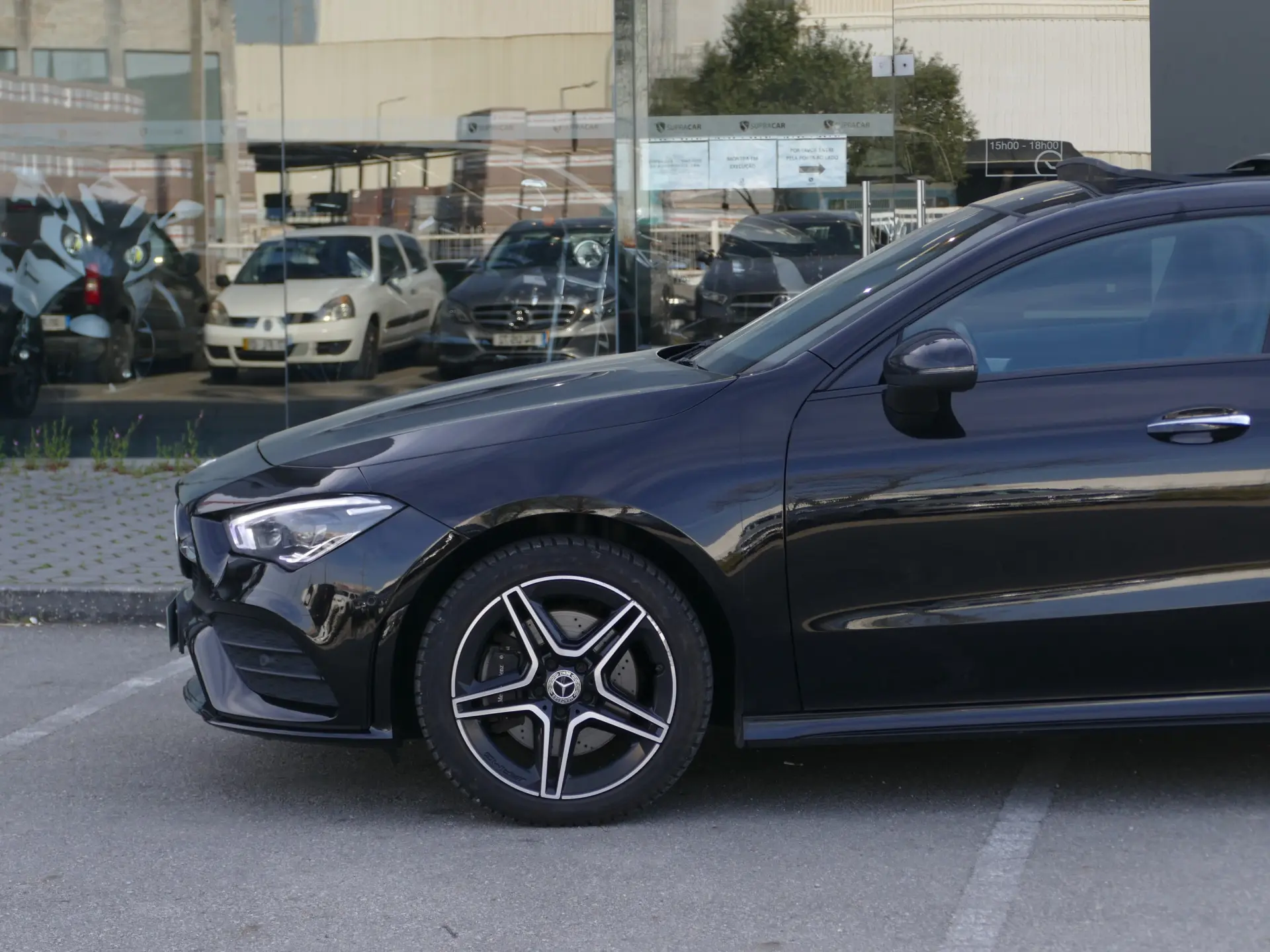 Mercedes-Benz CLA 250 e Shooting Brake AMG Line 17