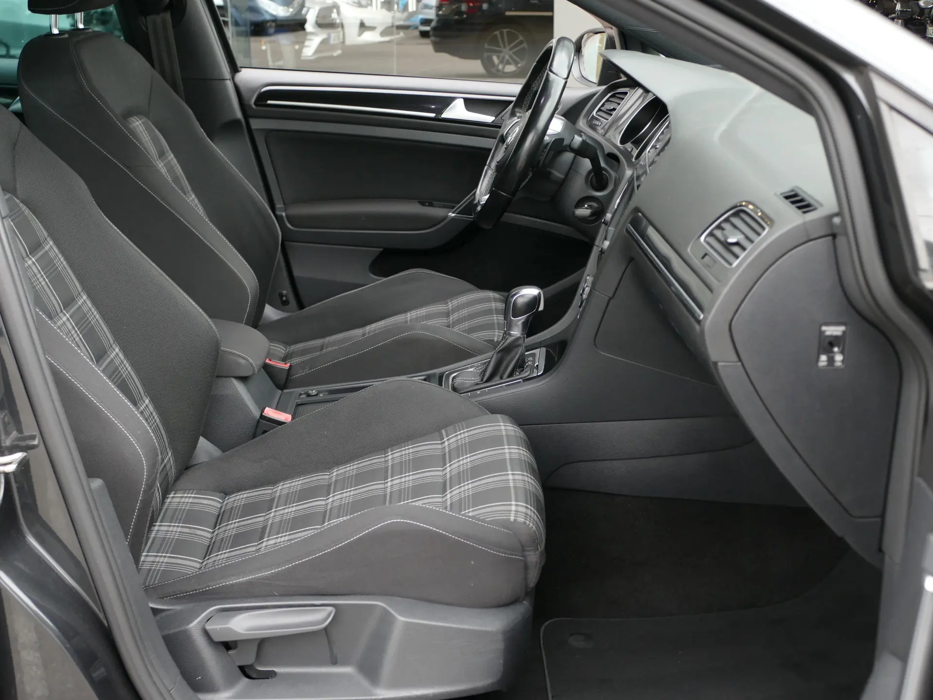 Volkswagen Golf Variant 2.0 TDI GTD DSG 32