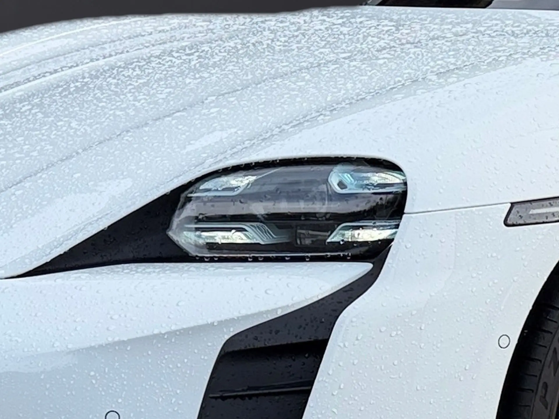 Porsche Taycan Turbo S 7